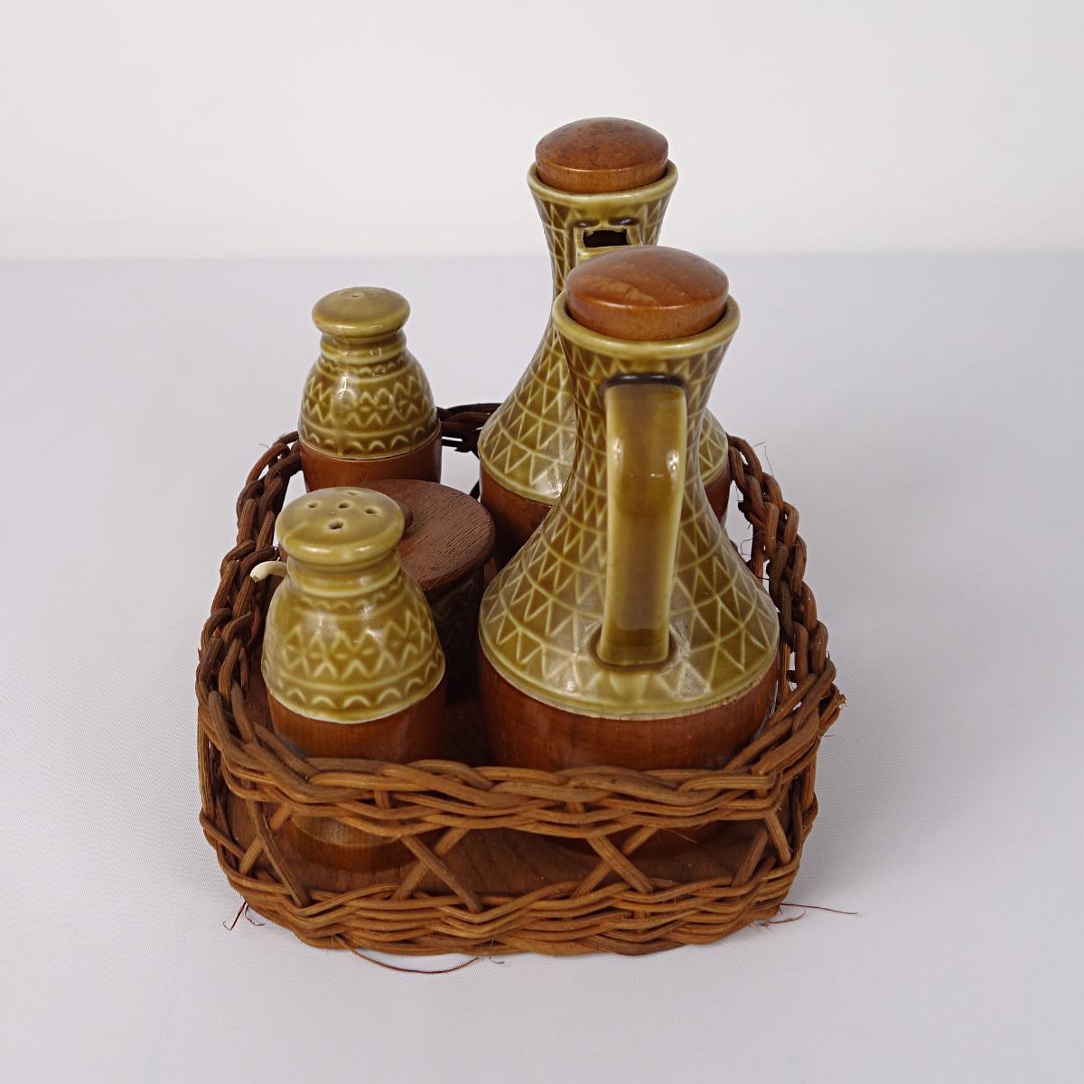 Modernes Menage-Set aus Keramik und Olivenholz aus der Mitte des Jahrhunderts (Niederländisch) im Angebot