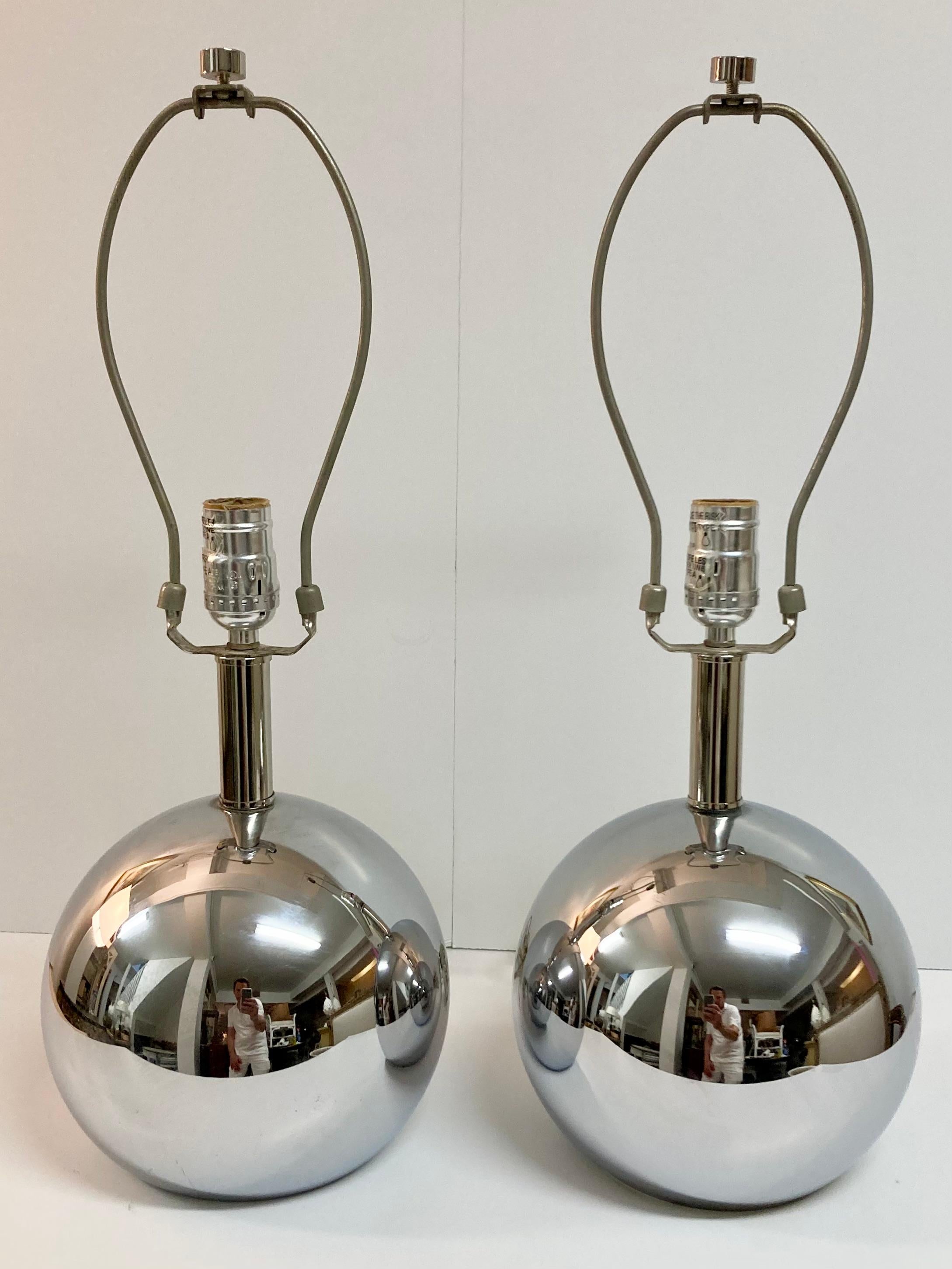Pareja de lámparas de sobremesa con espejo de cristal de mercurio modernas de mediados de siglo Moderno de mediados de siglo en venta
