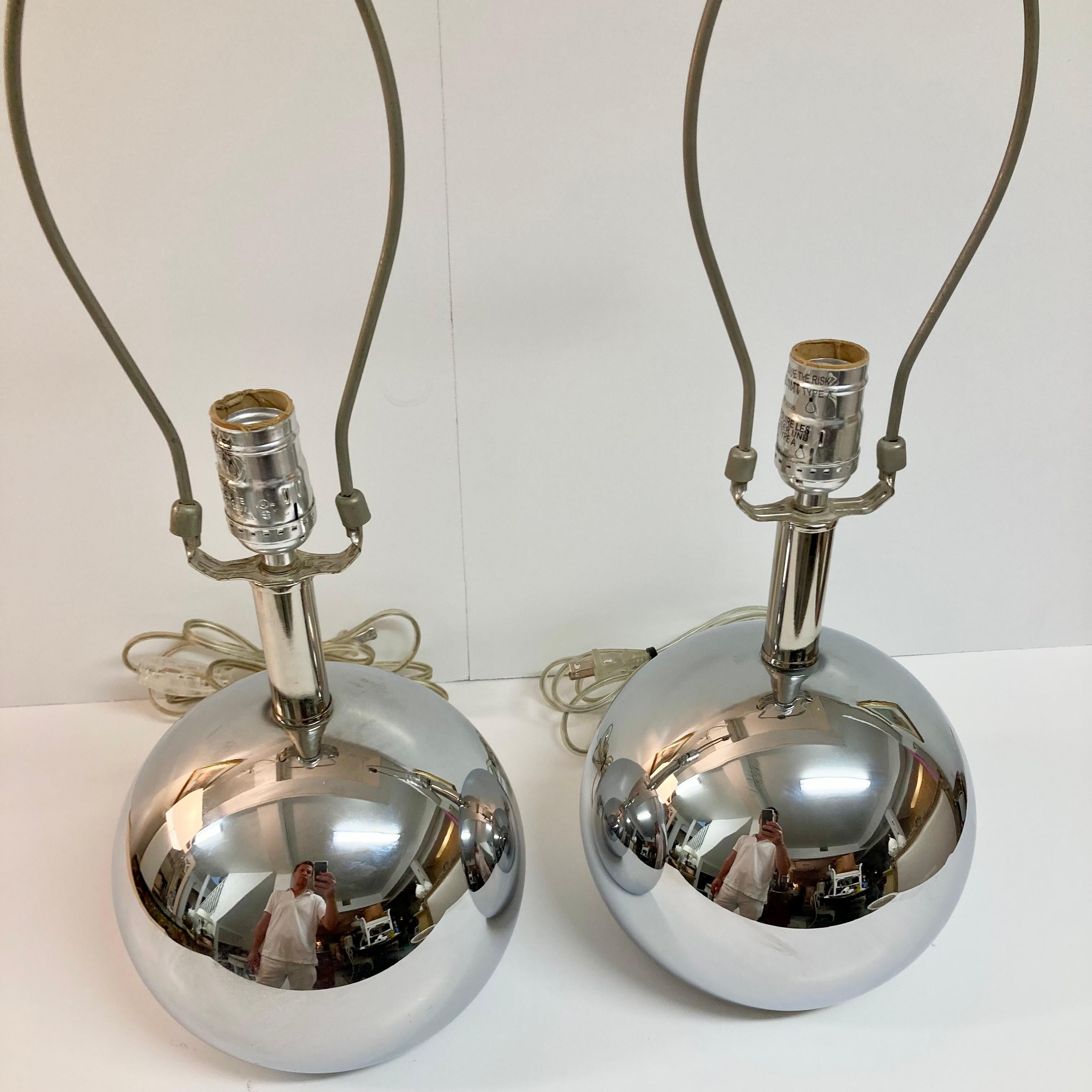 Pareja de lámparas de sobremesa con espejo de cristal de mercurio modernas de mediados de siglo Estadounidense en venta