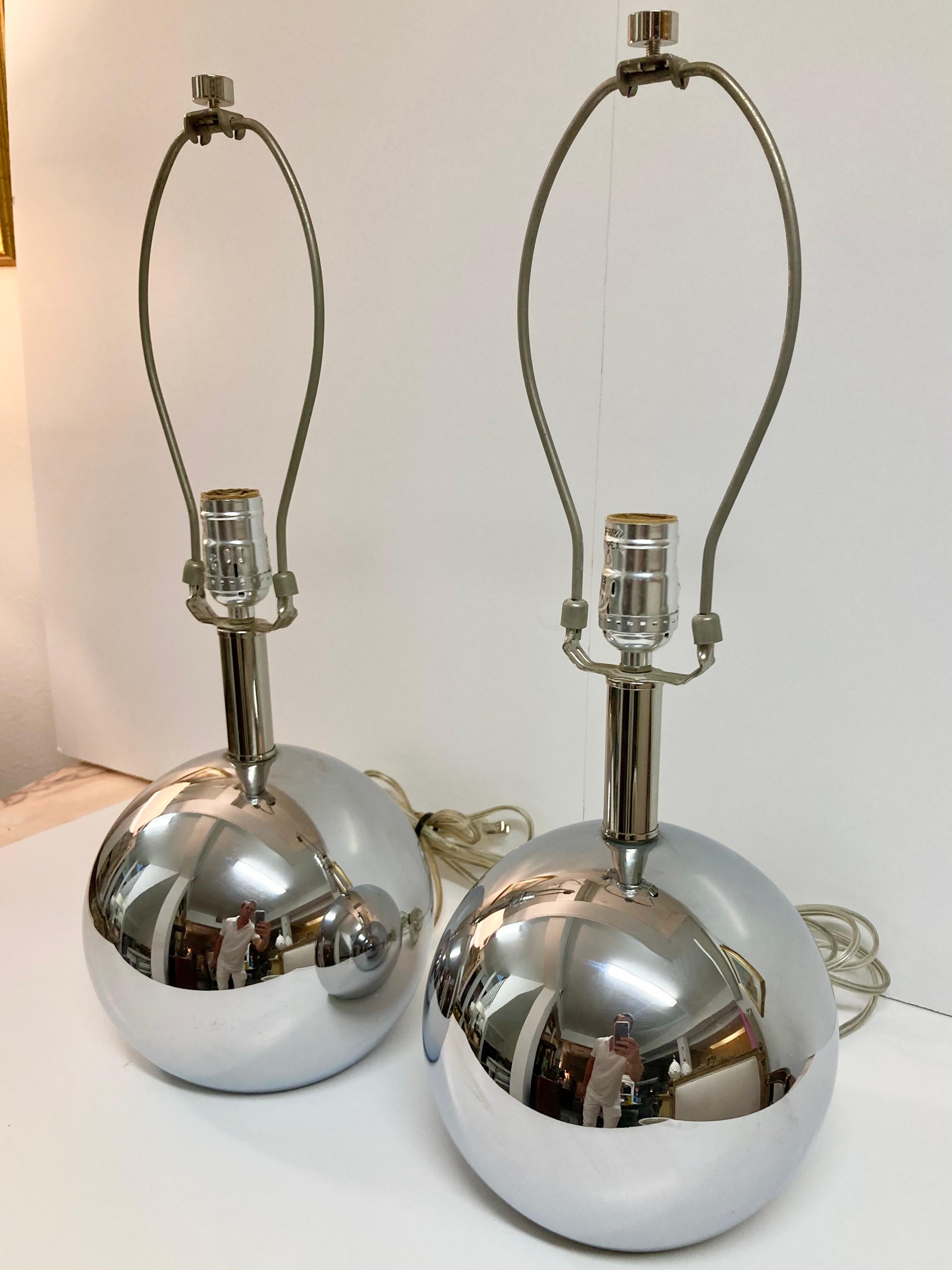 Pareja de lámparas de sobremesa con espejo de cristal de mercurio modernas de mediados de siglo en venta 2