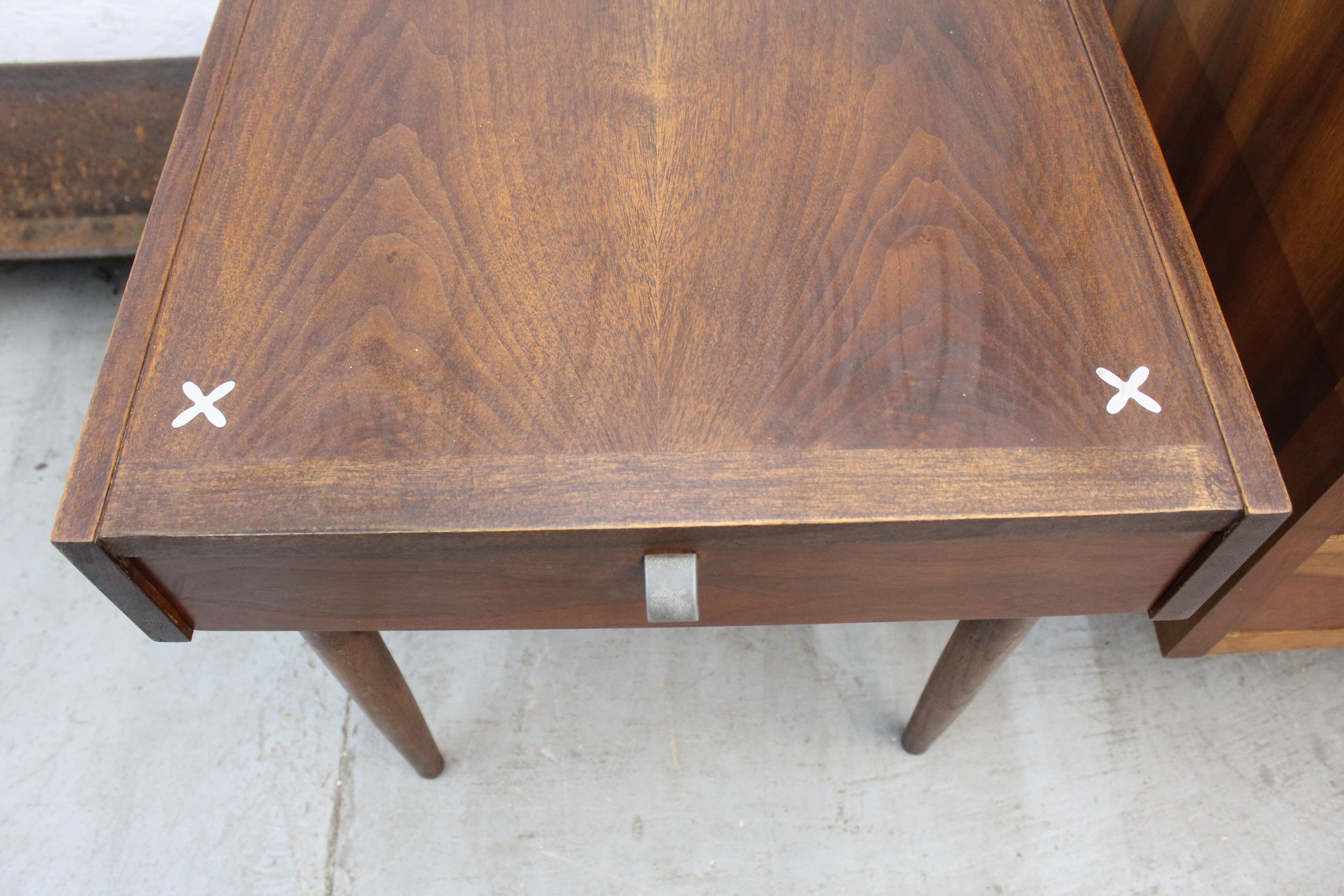 Mid-Century Modern Merton Gershun American of Martinsville Walnut End Table 6