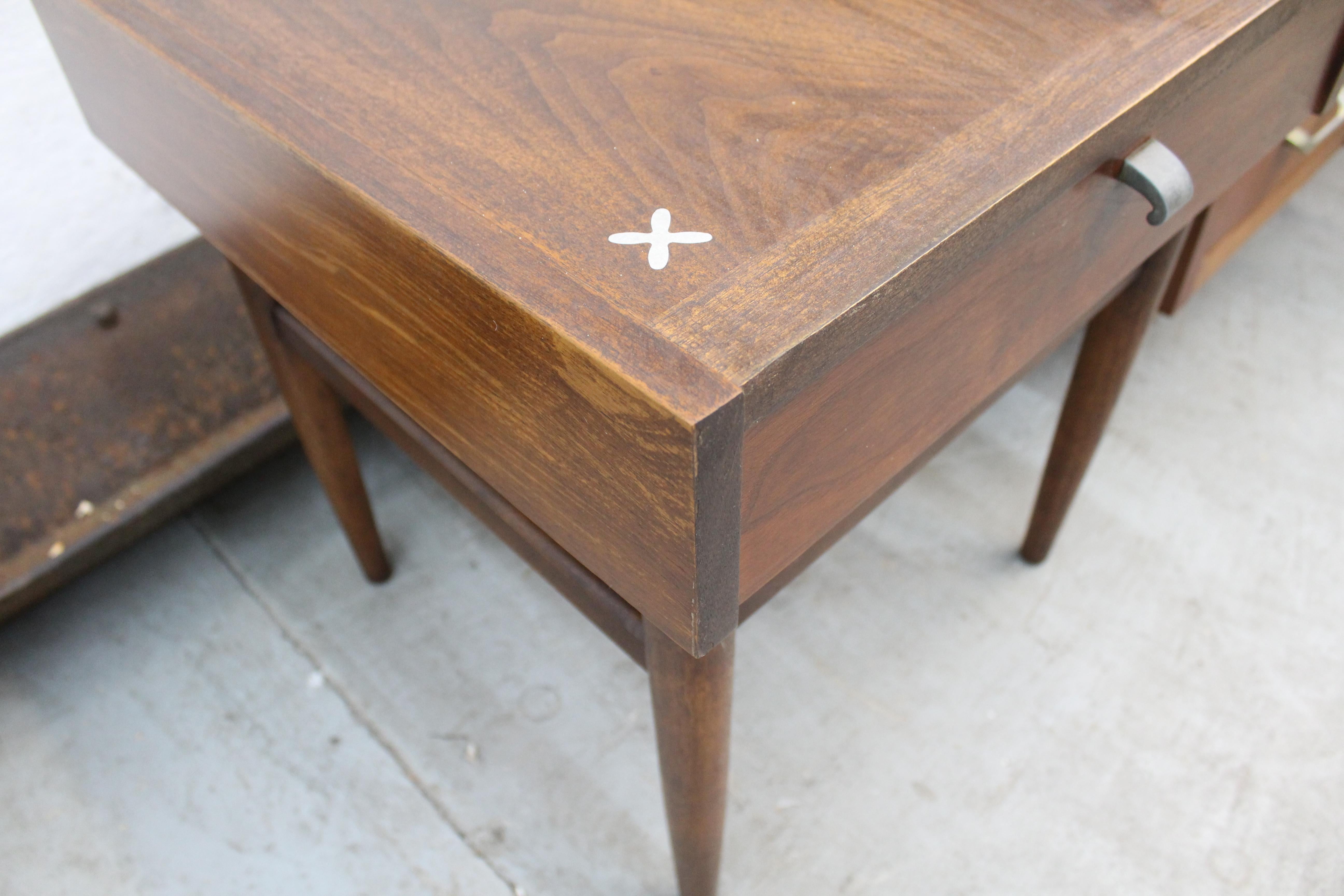 Mid-Century Modern Merton Gershun American of Martinsville Walnut End Table 9