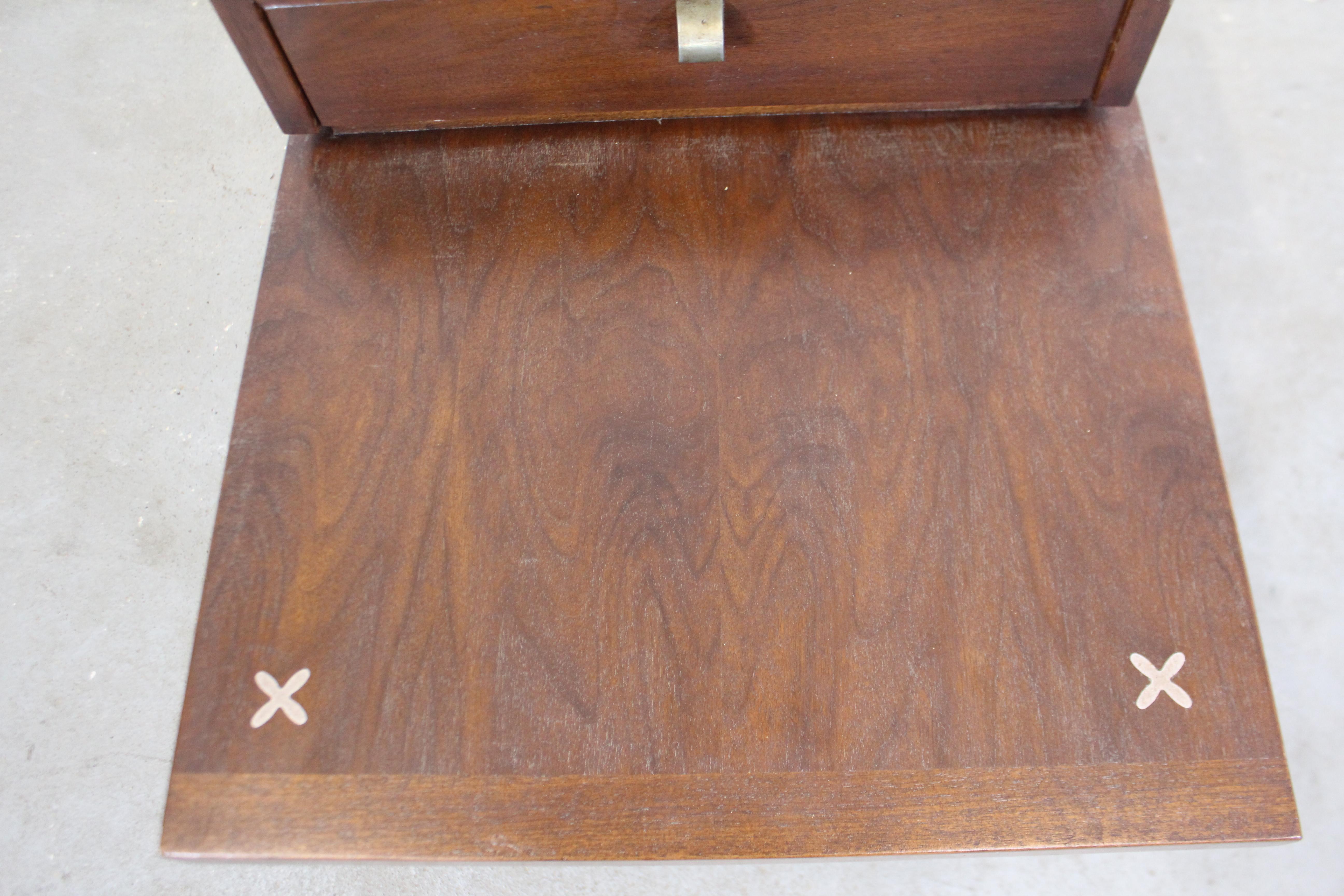 Mid-Century Modern Merton Gershun American of Martinsville Walnut End Table 1