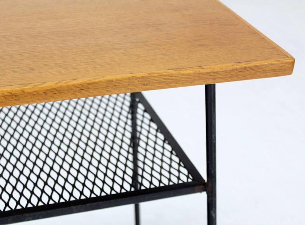 20th Century Mid Century Modern Mesh Shelf Wire Legs Side or End Lamp Occasional Table Stand  For Sale