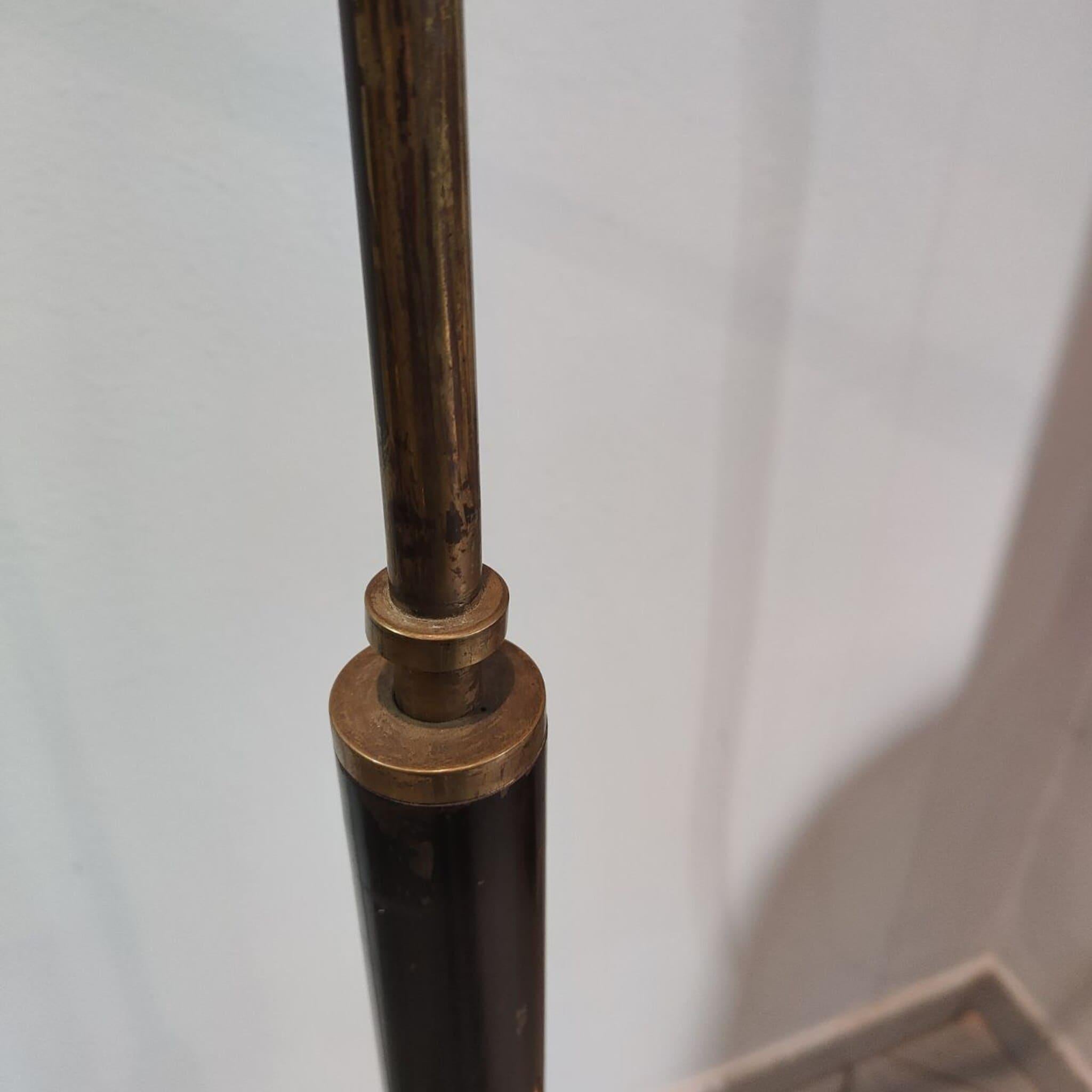 Mid-century modern metal and brass italian floor lamp from 1950s For Sale 5