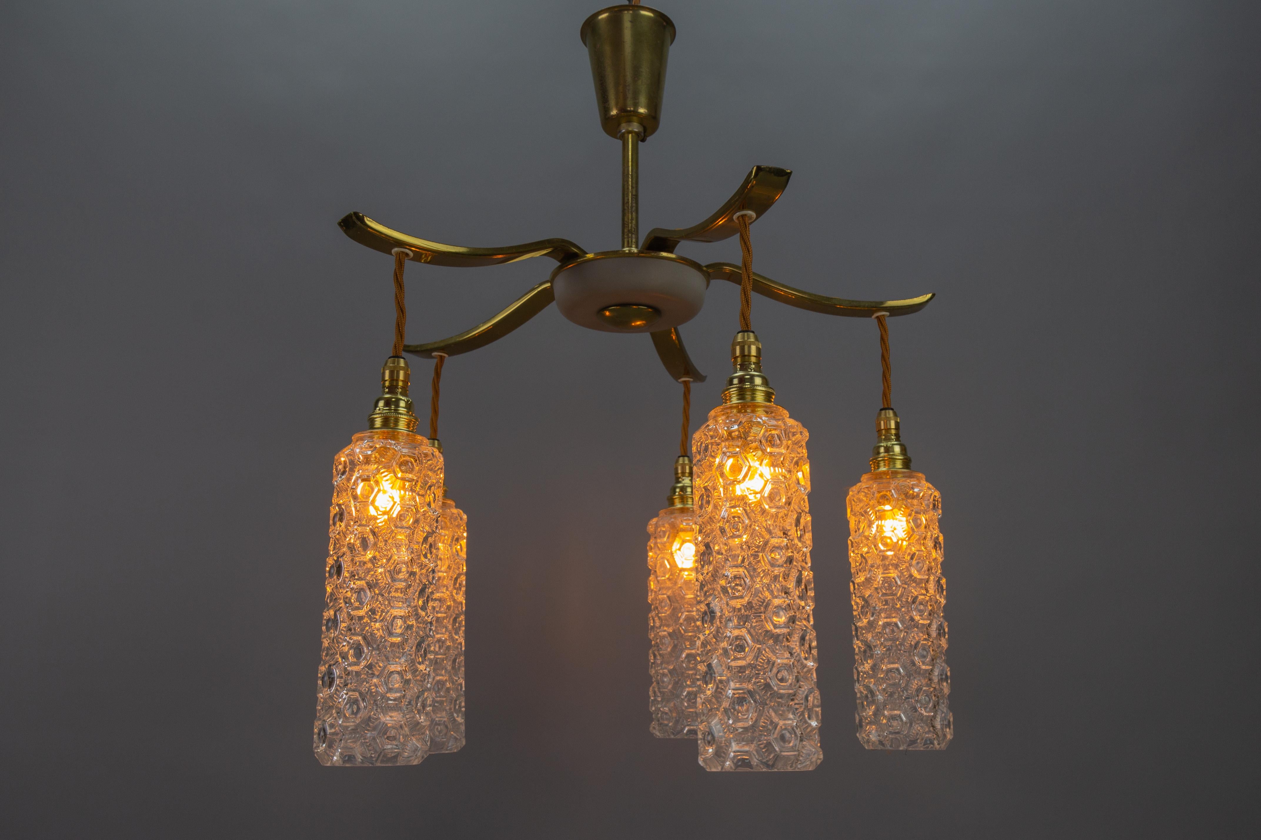 Mid-Century Modern Metal and Clear Glass Five-Light Pendant Chandelier For Sale 2