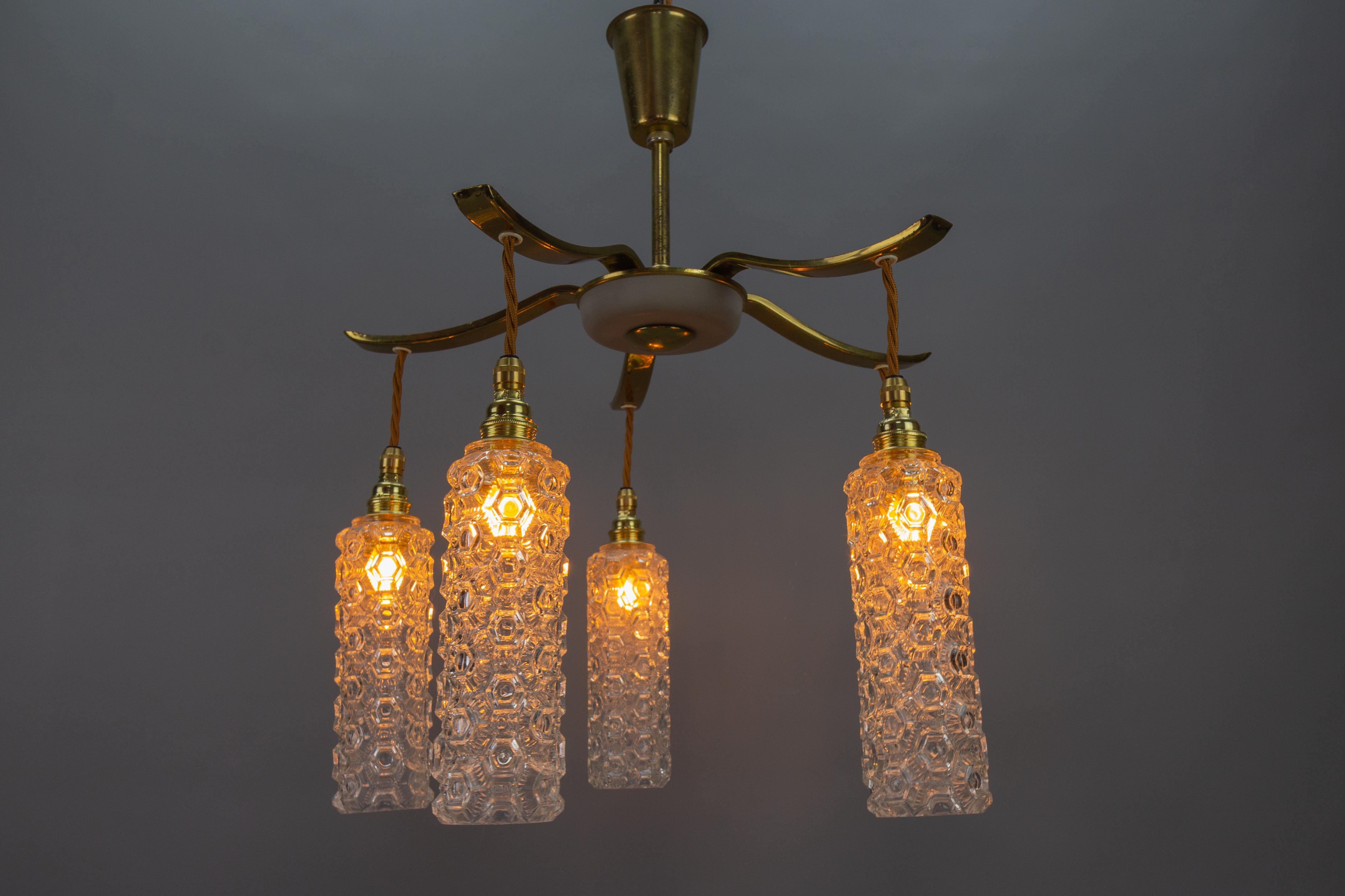 Mid-Century Modern Metal and Clear Glass Five-Light Pendant Chandelier For Sale 4