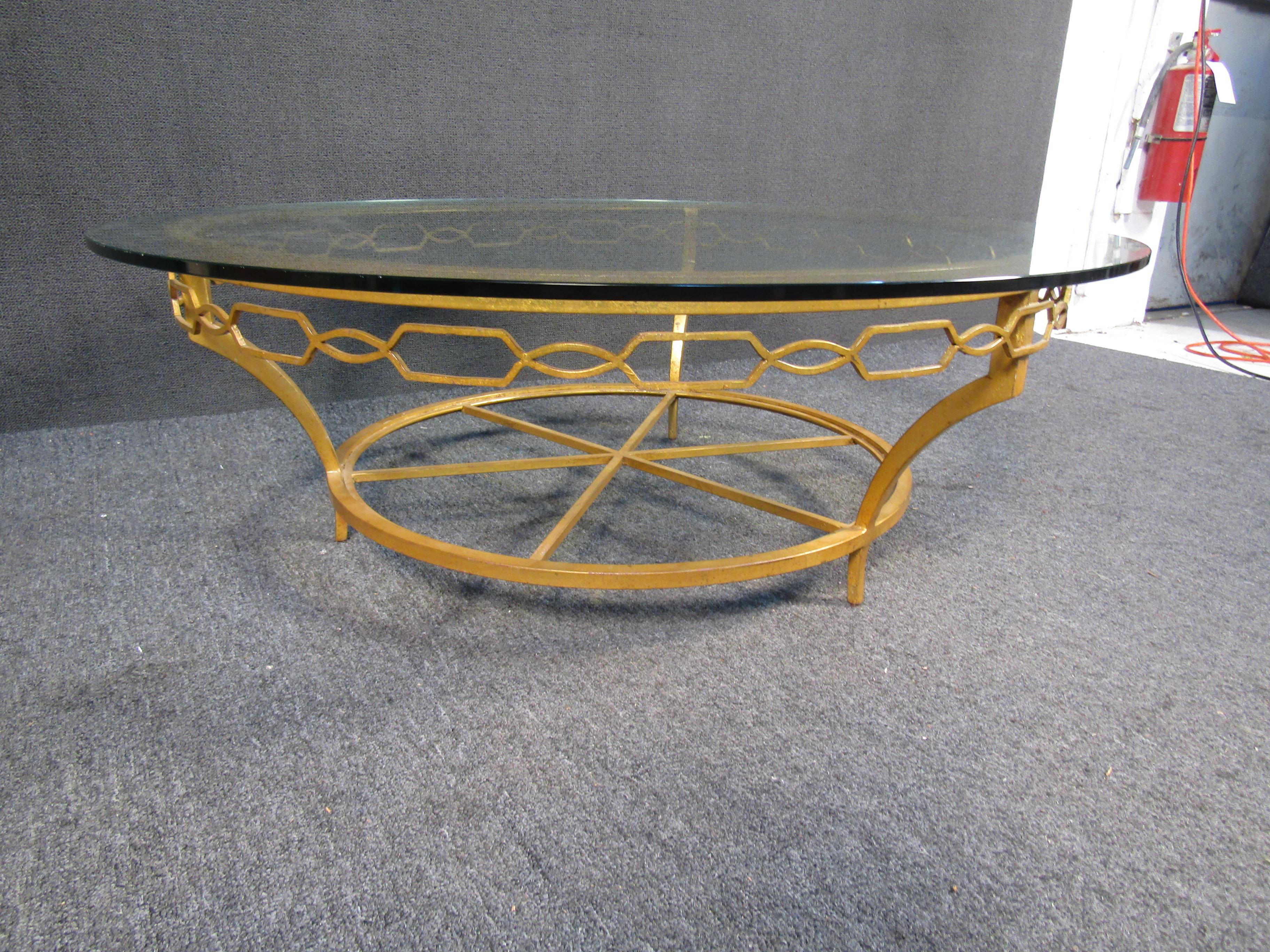 Mid-Century Modern Metal and Glass Coffee Table In Good Condition For Sale In Brooklyn, NY