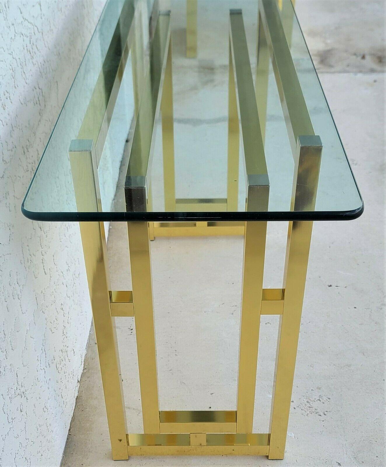 20ième siècle Table console en métal et verre moderne du milieu du siècle dernier en vente