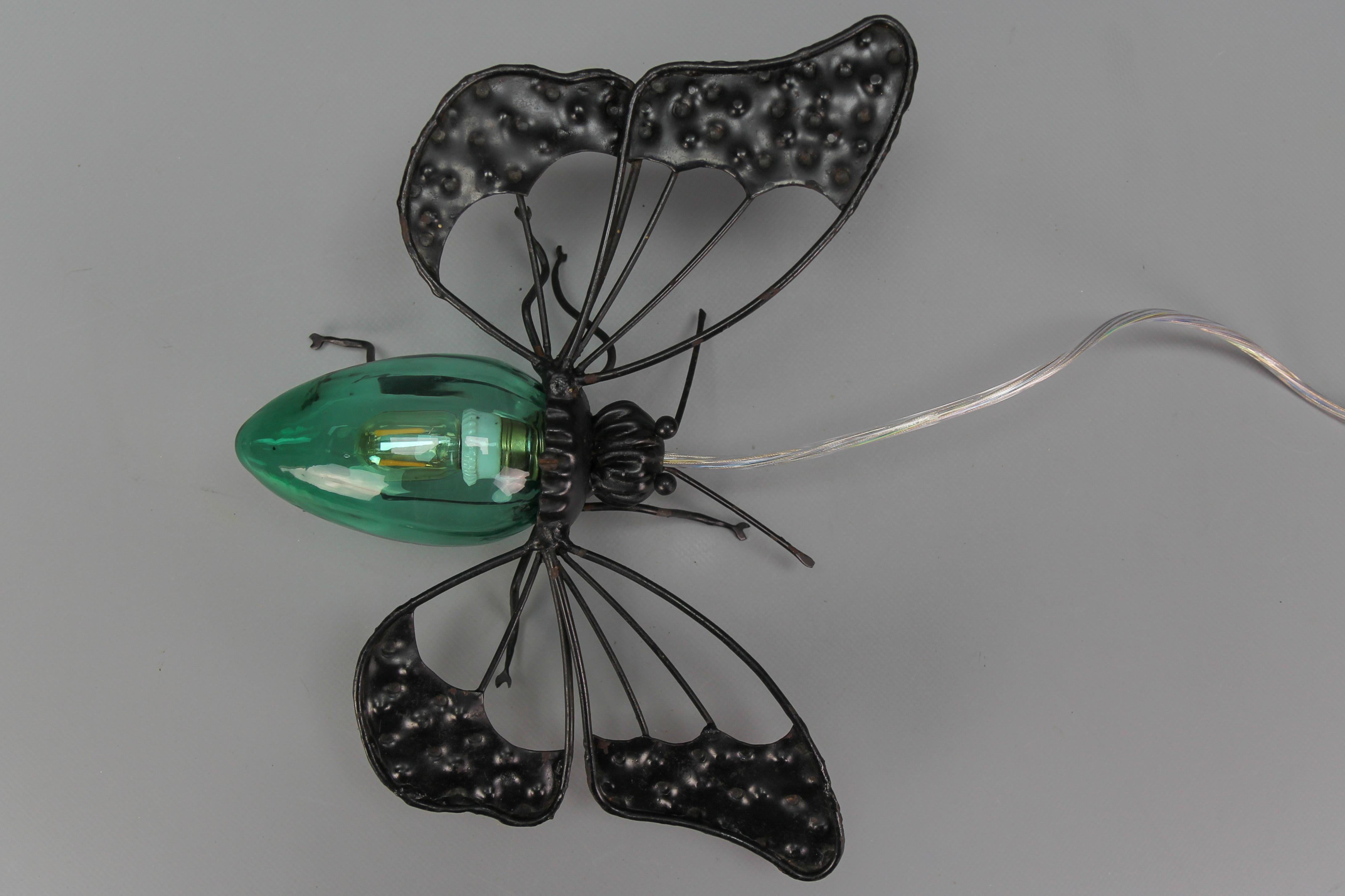 Italian Mid-Century Modern Metal and Green Murano Glass Wall Lamp Butterfly, Italy For Sale
