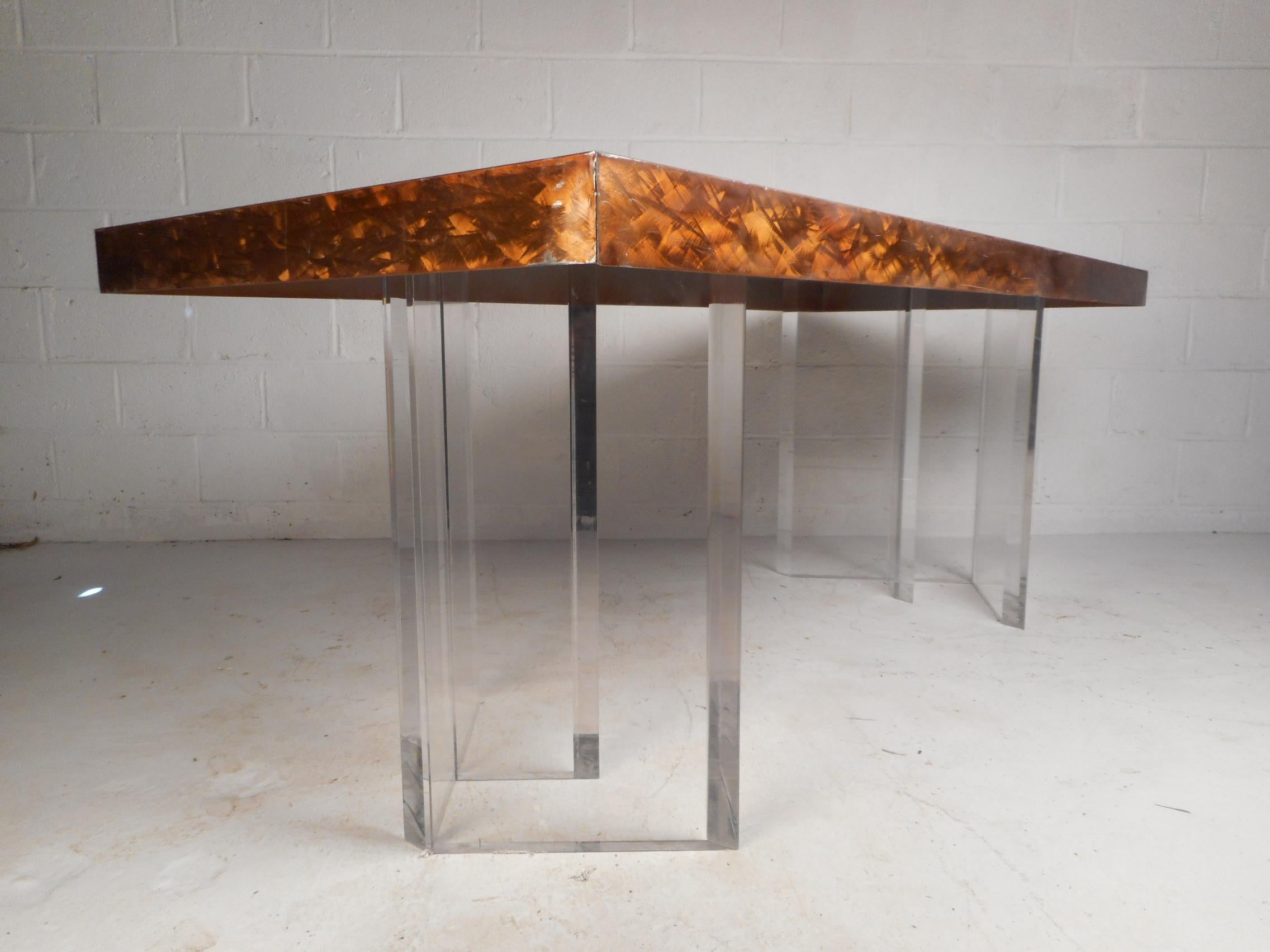 Mid-Century Modern Metal and Lucite Dining Table In Good Condition For Sale In Brooklyn, NY