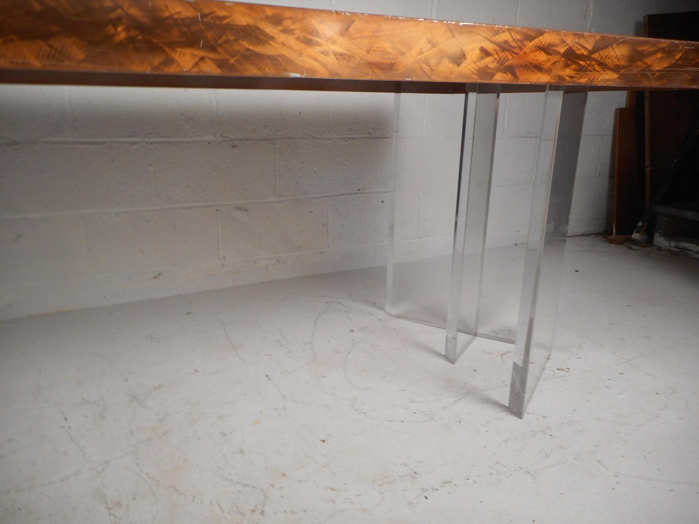 Mid-Century Modern Metal and Lucite Dining Table For Sale 1