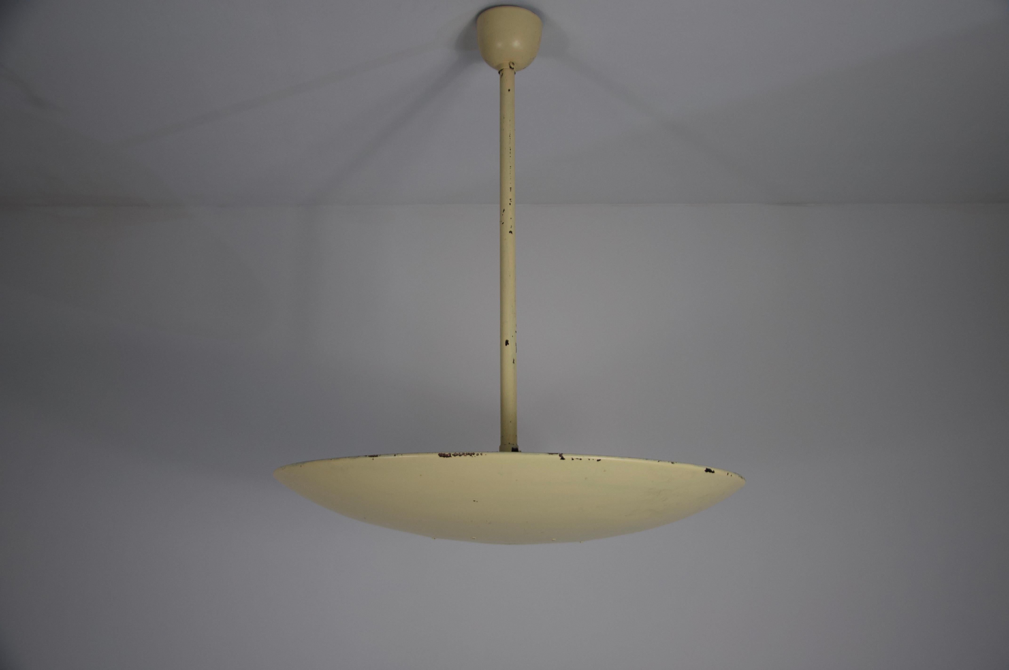Lampada da soffitto in metallo della modernità di metà secolo Germania, anni '60 In condizioni buone in vendita a Hagenbach, DE