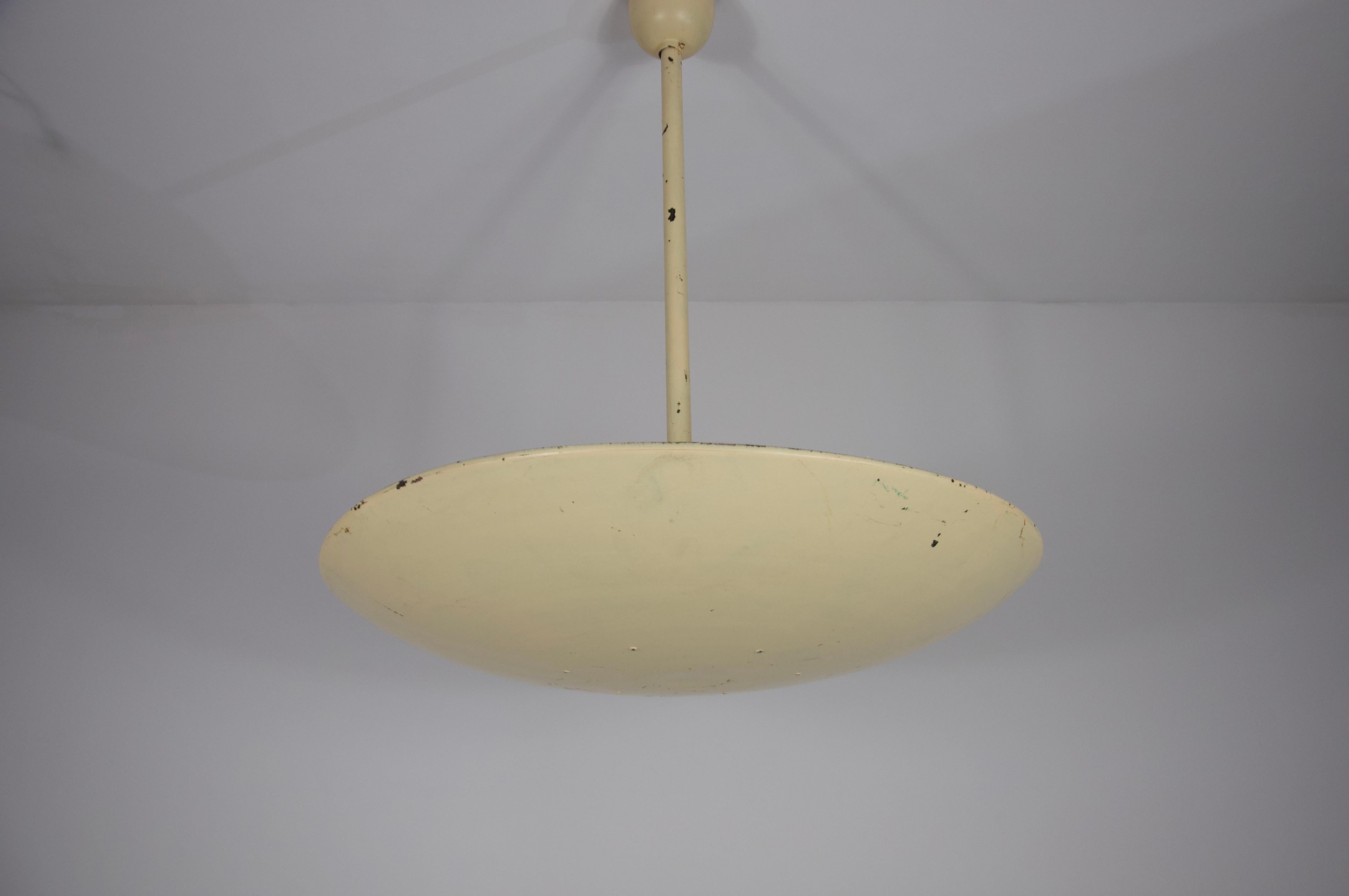 Lampada da soffitto in metallo della modernità di metà secolo Germania, anni '60 In condizioni buone in vendita a Hagenbach, DE