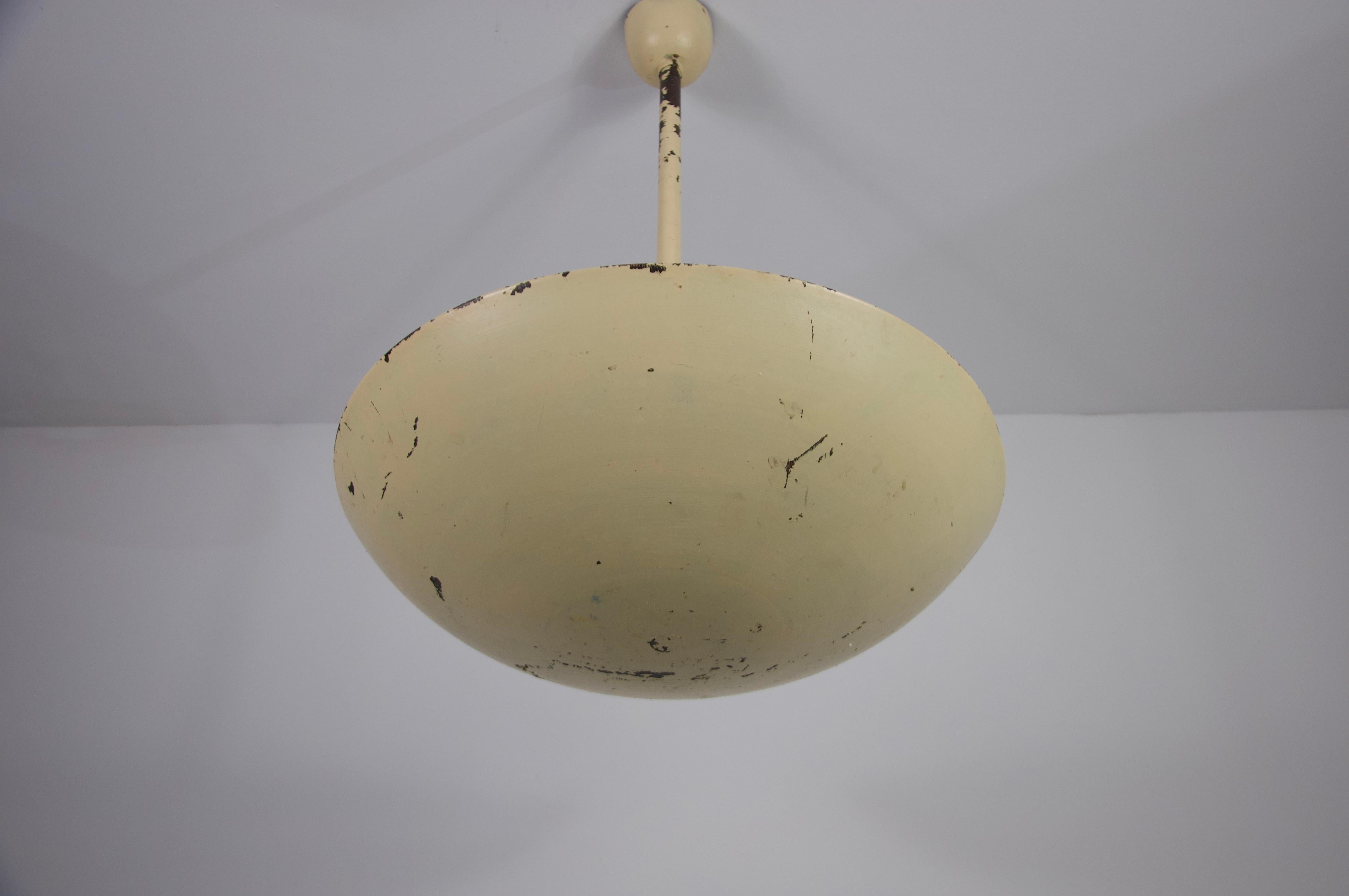 Plafonnier en métal moderne du milieu du siècle, Allemagne, années 1960 Bon état - En vente à Hagenbach, DE