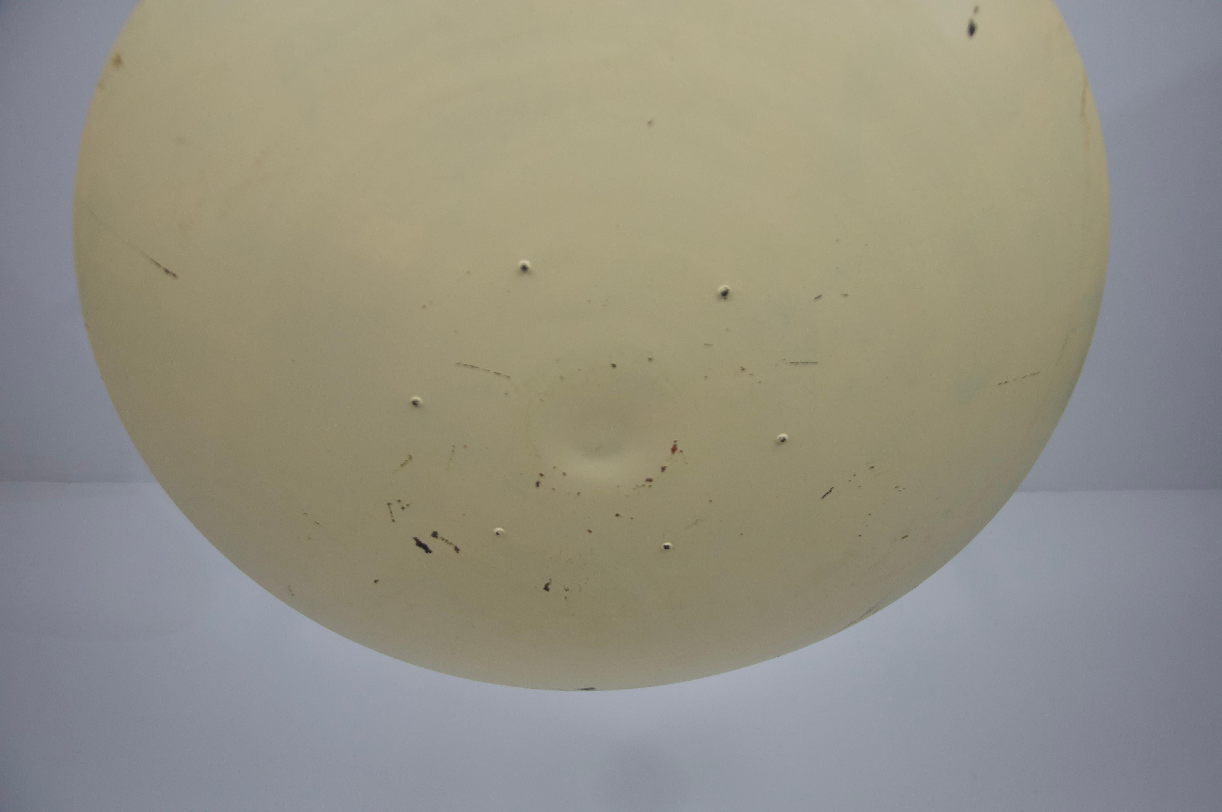 Metà XX secolo Lampada da soffitto in metallo della modernità di metà secolo Germania, anni '60 in vendita