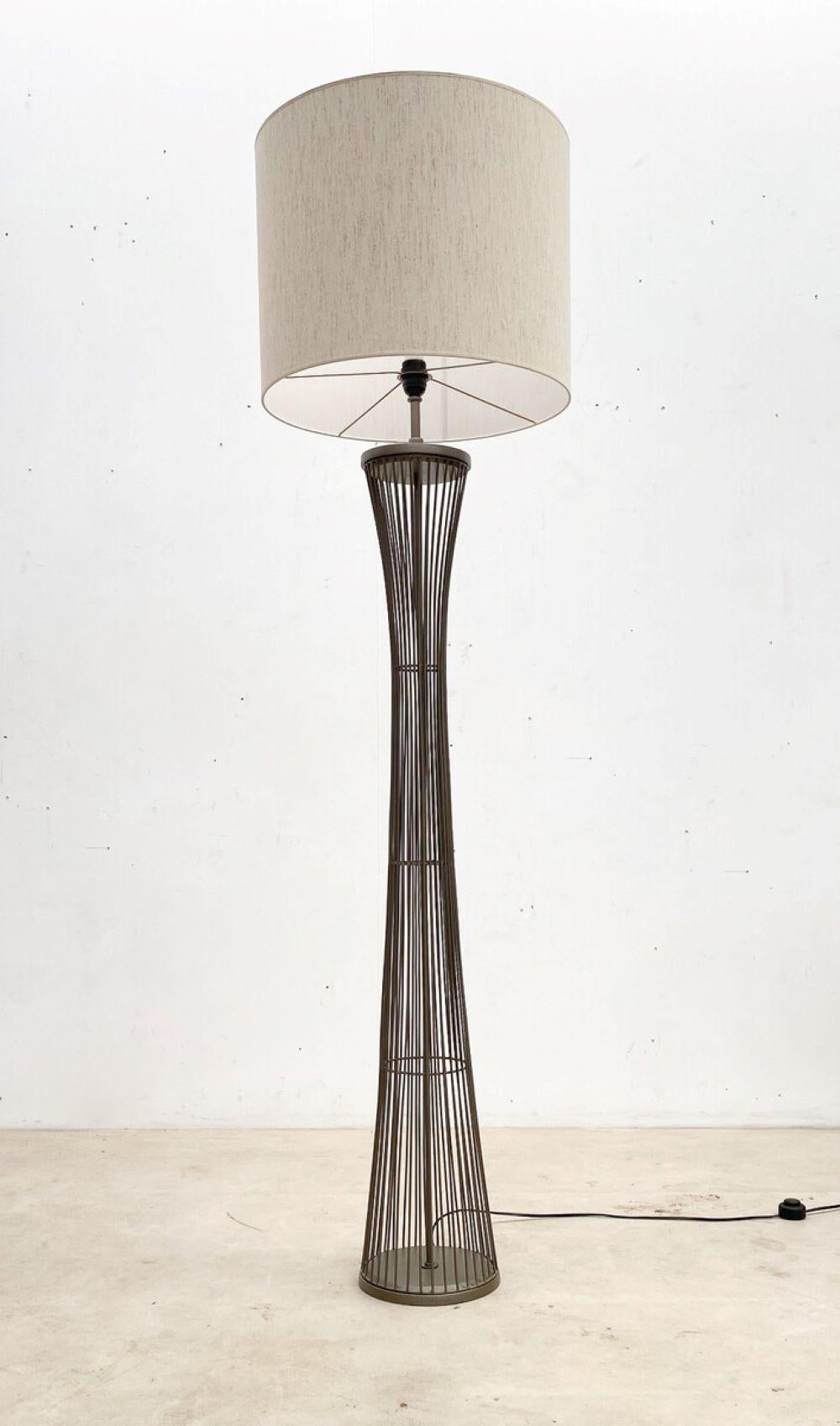 Late 20th Century Mid-Century Modern Metal Floor Lamp, Italy, 1970s For Sale