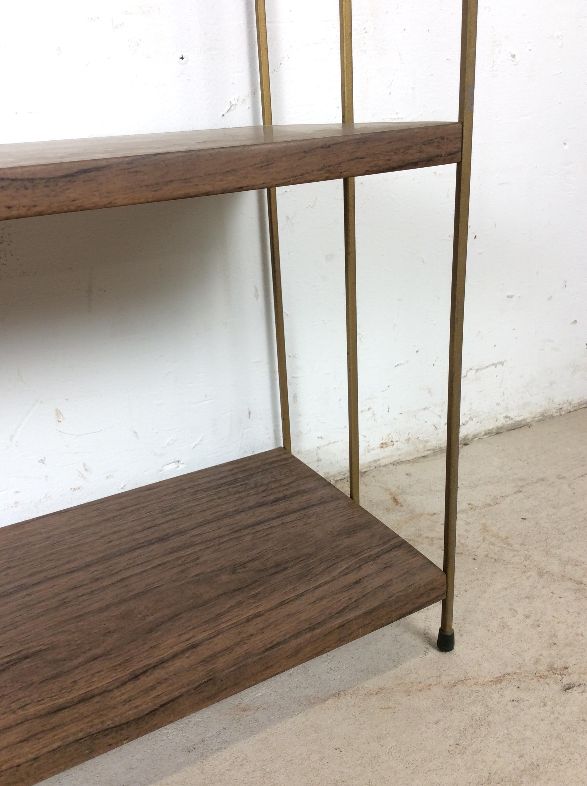 Mid Century Modern Metal Four Shelf Bookcase with Faux Wood Print in vendita 2