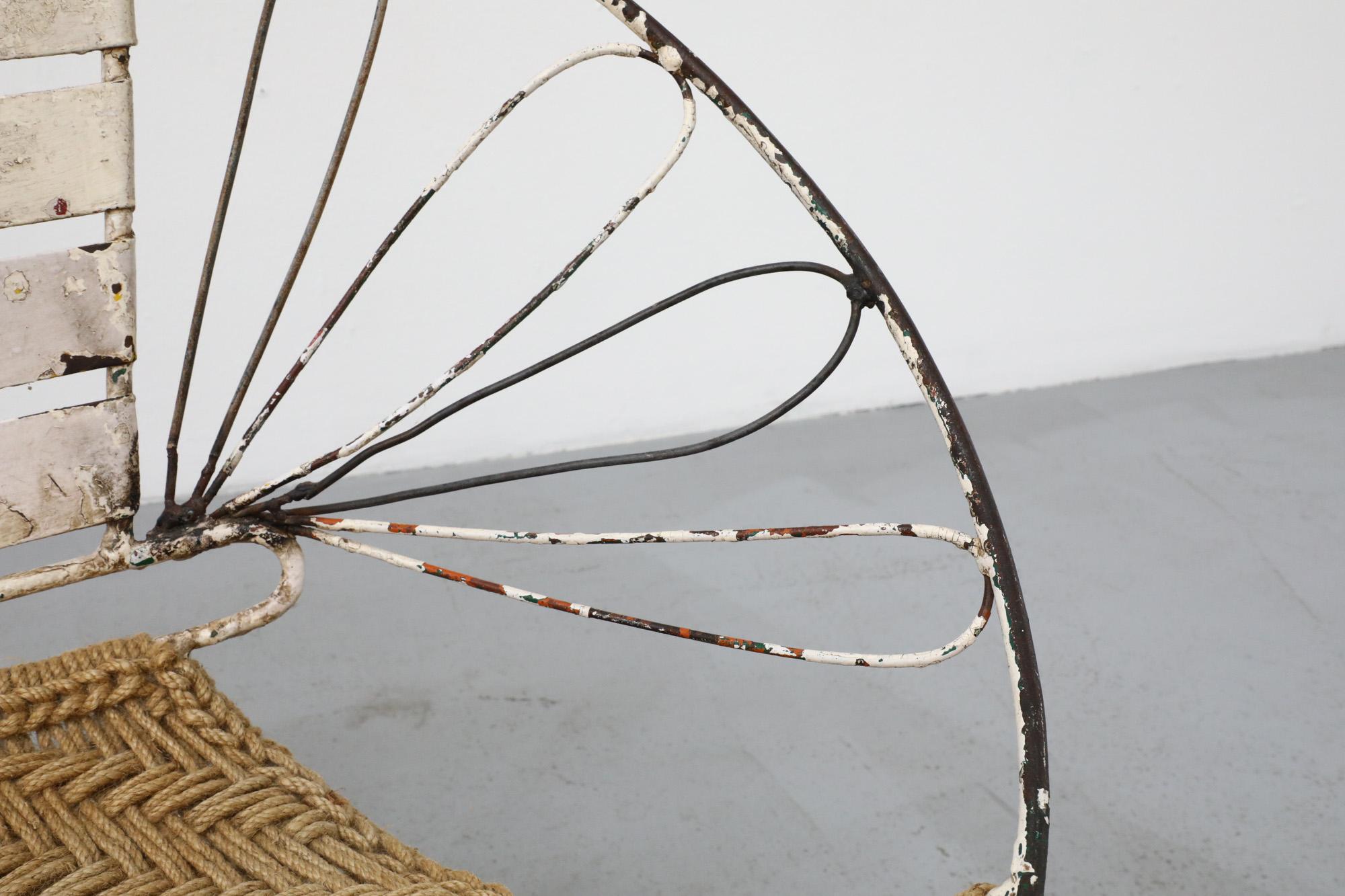 Sedia Hoop in metallo di metà secolo con struttura in metallo smaltato e seduta in corda intrecciata in vendita 3