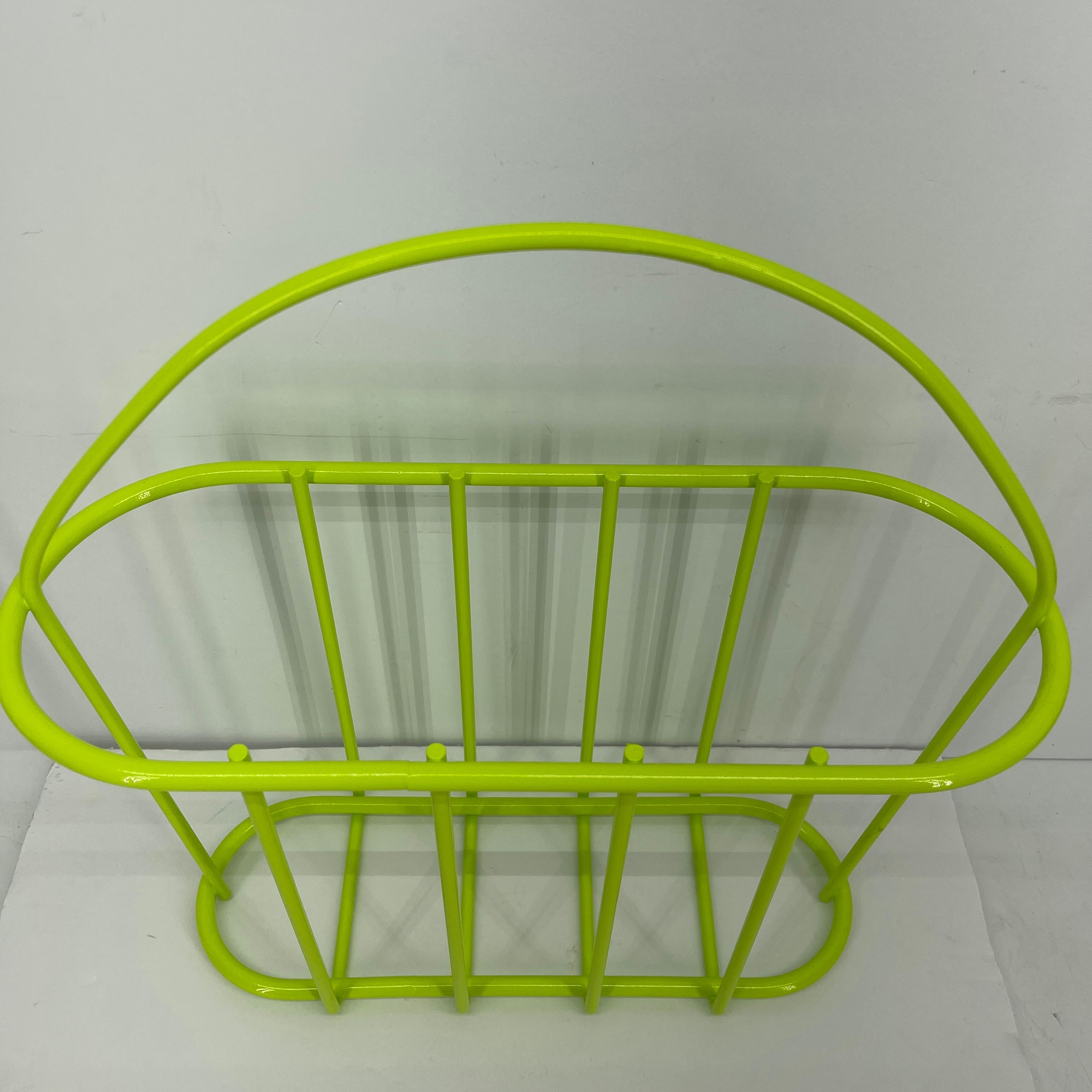 Mid-Century Modern Metal Magazine Chartreuse Rack, Powder-Coated In Good Condition In Haddonfield, NJ
