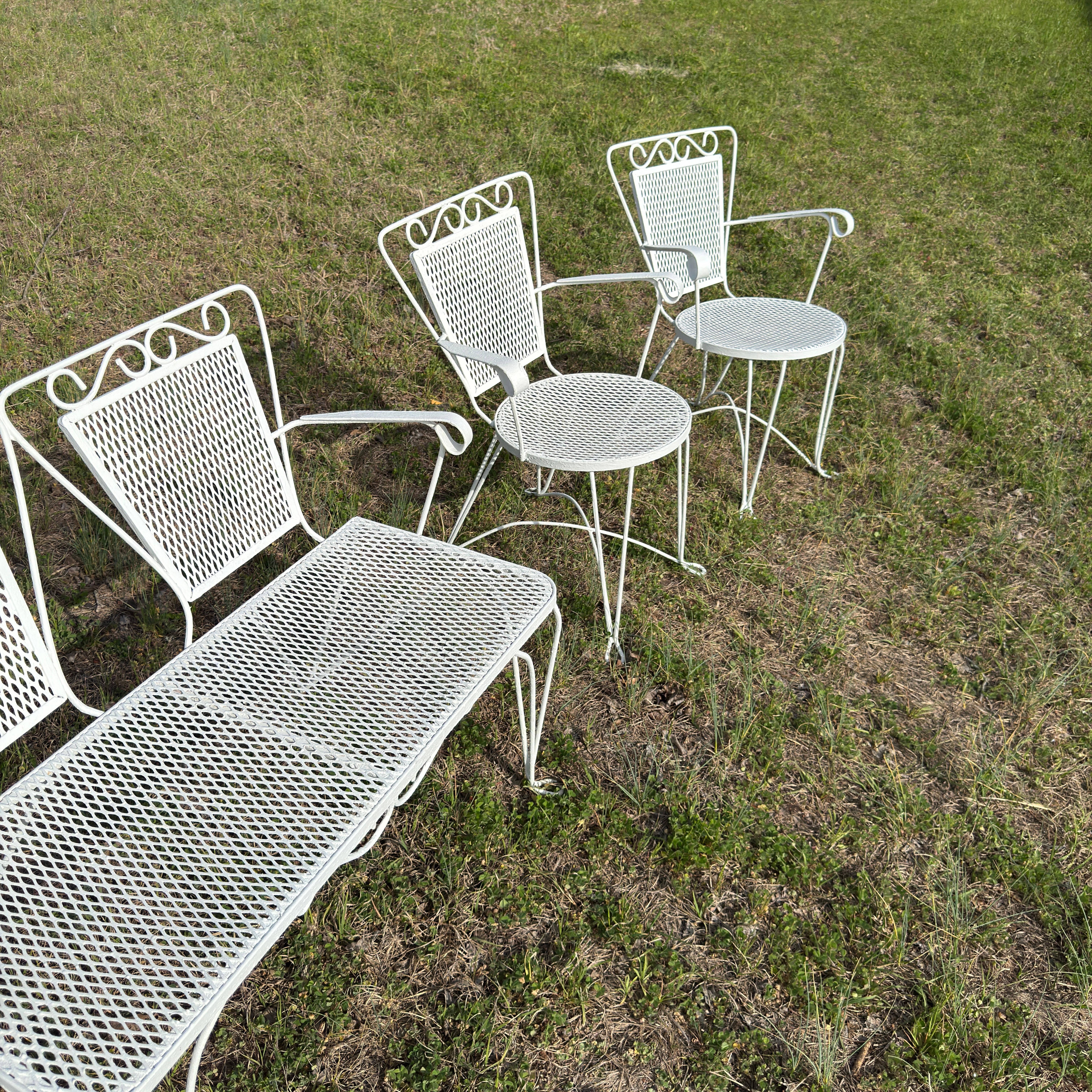 Mid Century Modern Metal Outdoor Furniture Set- 3 Pieces mediados del siglo XX en venta