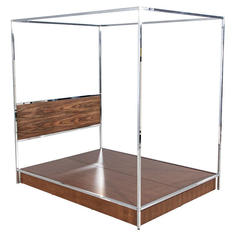 Mid-Century Modern Metal Queen Size Bed Frame in the Style of Milo Baughman