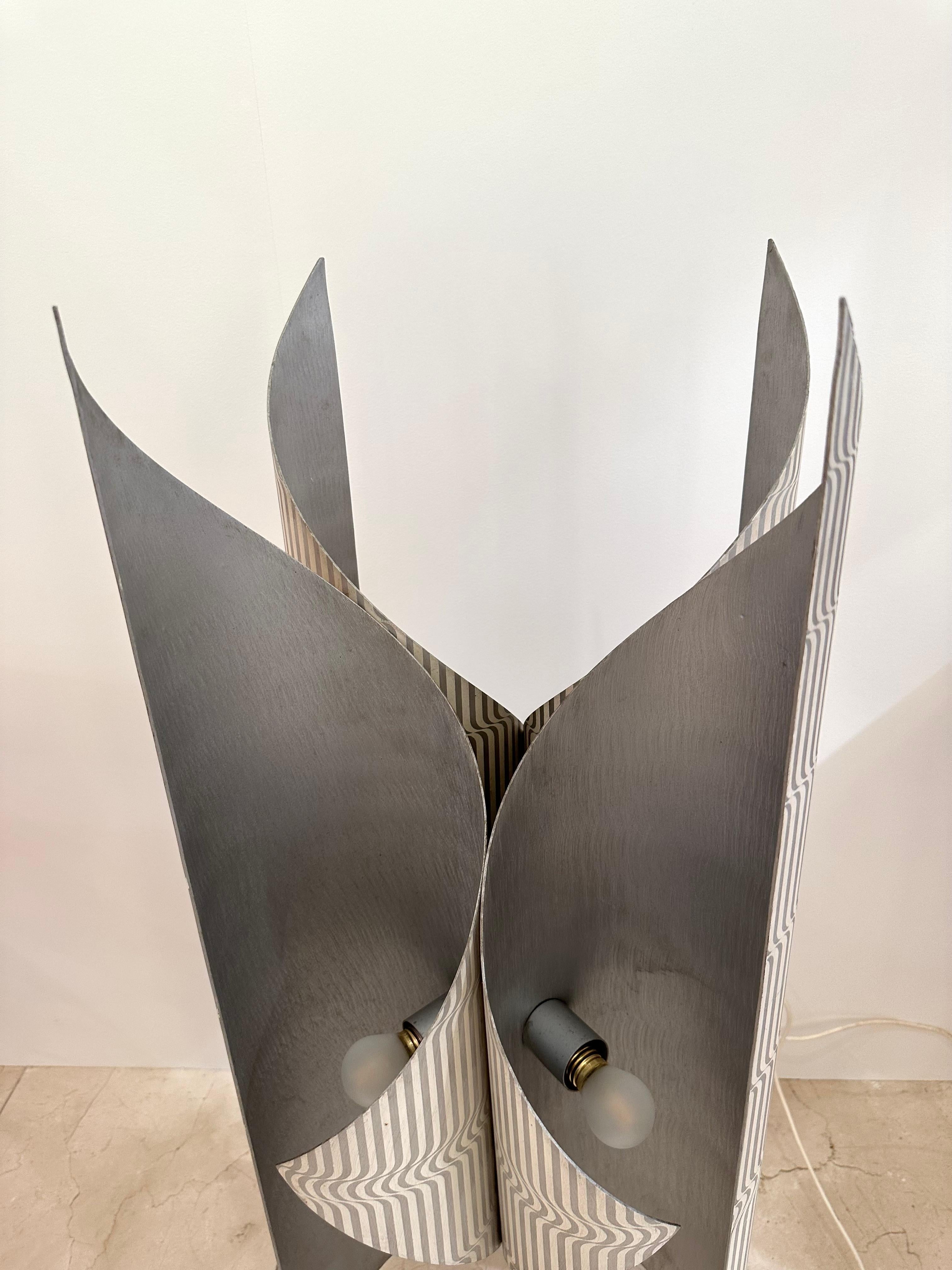 Moderne Metallskulptur-Stehlampe aus der Mitte des Jahrhunderts von Burchiellaro, Italien, 1970er Jahre im Angebot 7