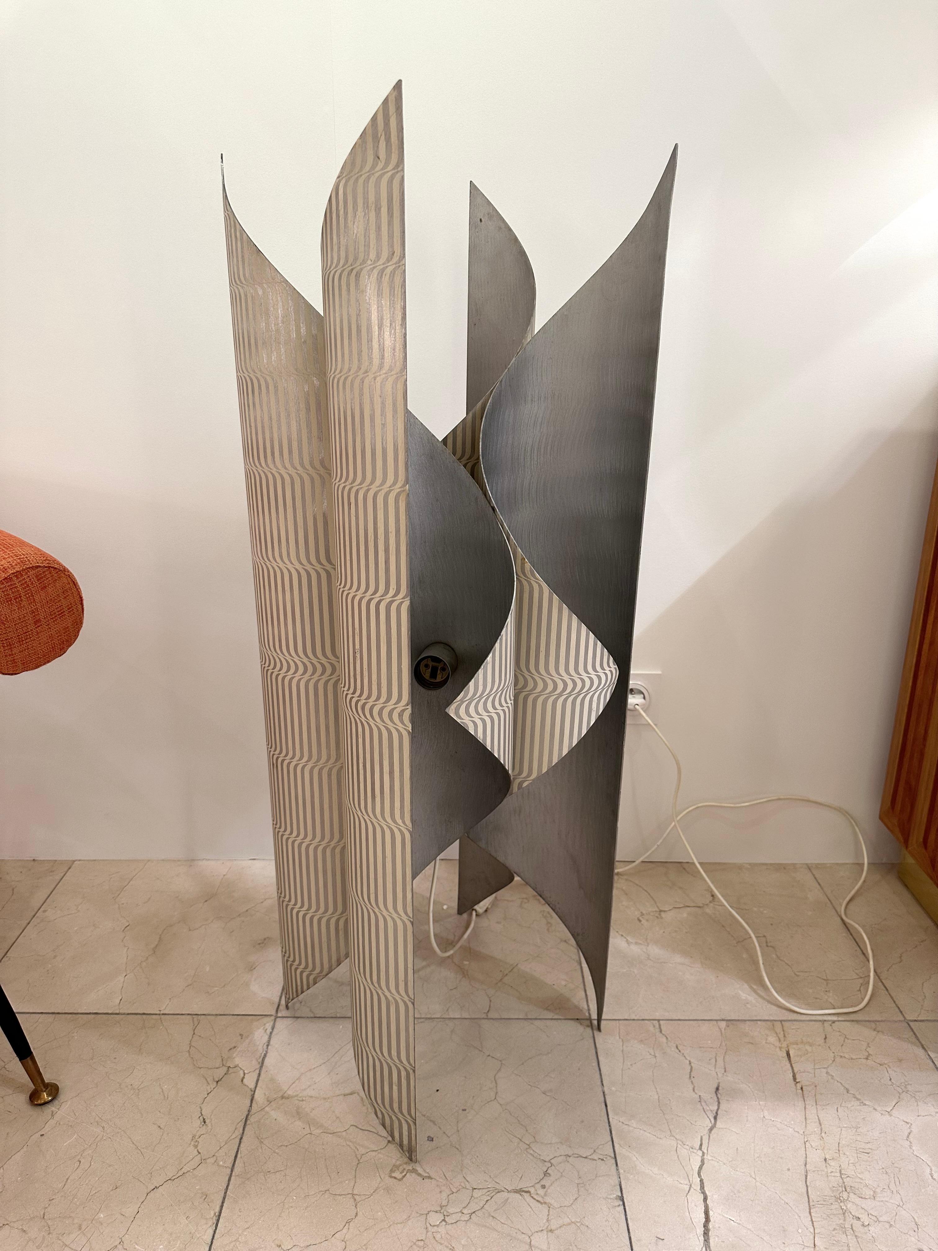 Mid-Century Modern Metal Sculpture Floor Lamp by Burchiellaro, Italy, 1970s For Sale 1