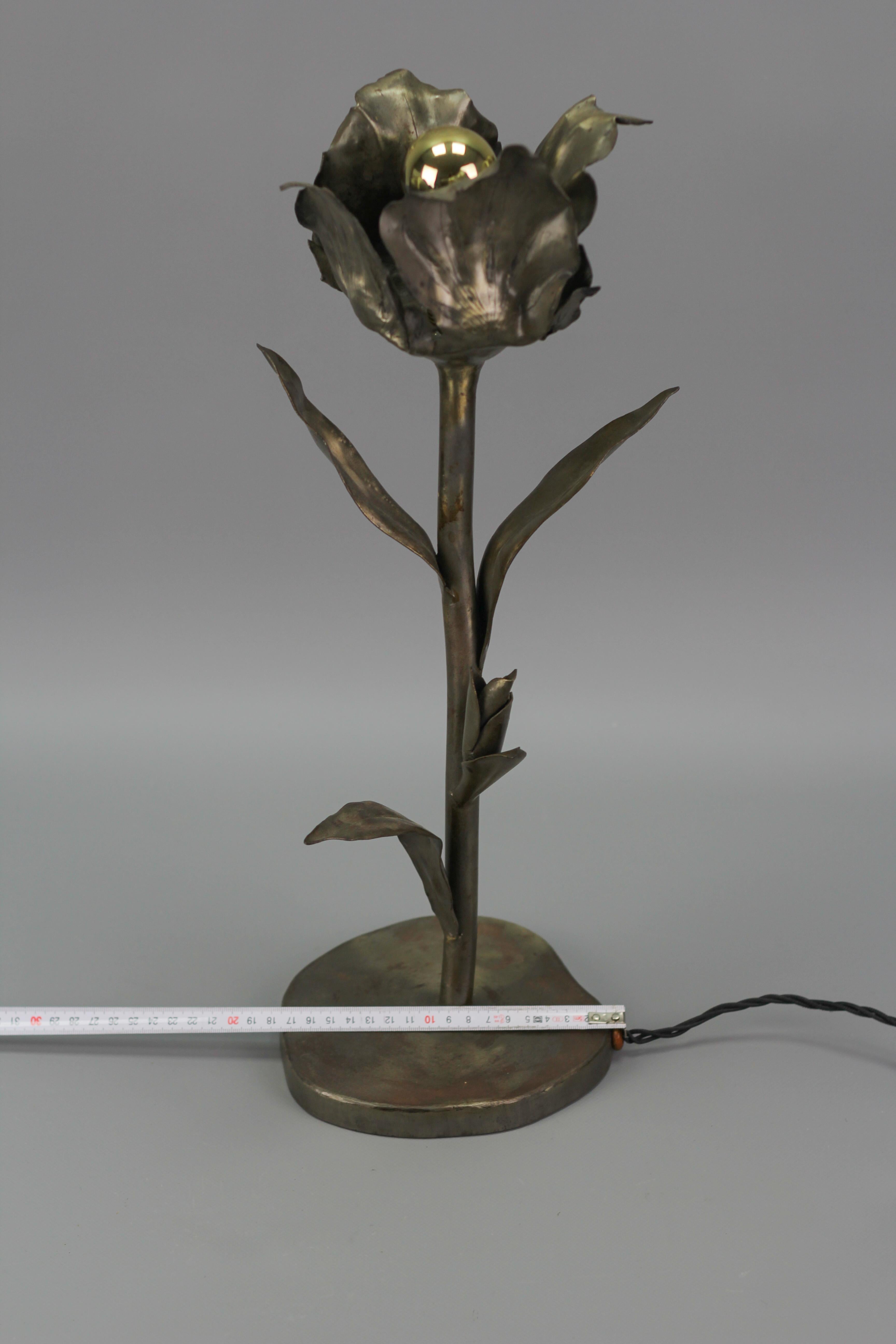 Mid-Century Modern Metal Table Lamp Flower For Sale 8