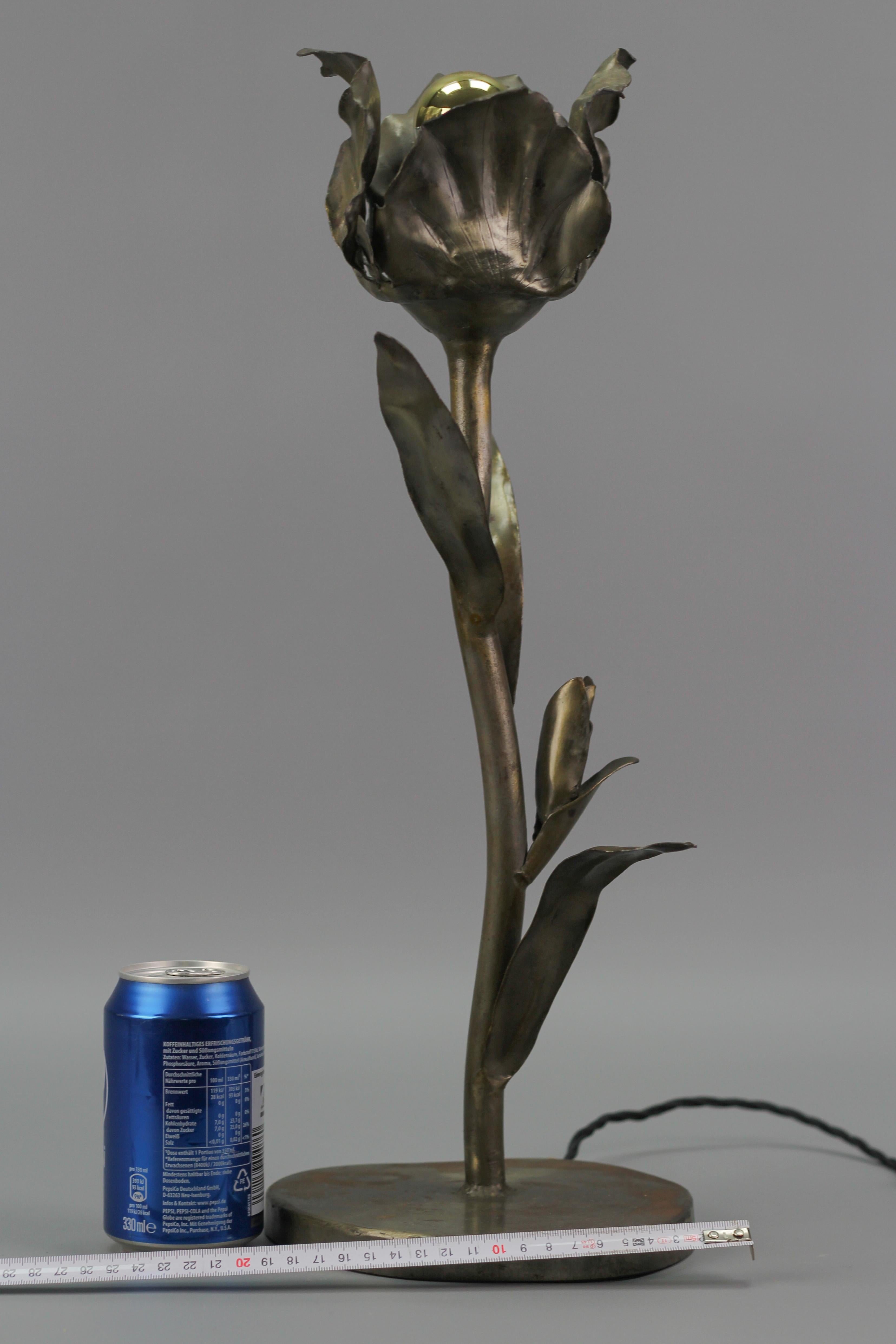 Mid-Century Modern Metal Table Lamp Flower For Sale 9