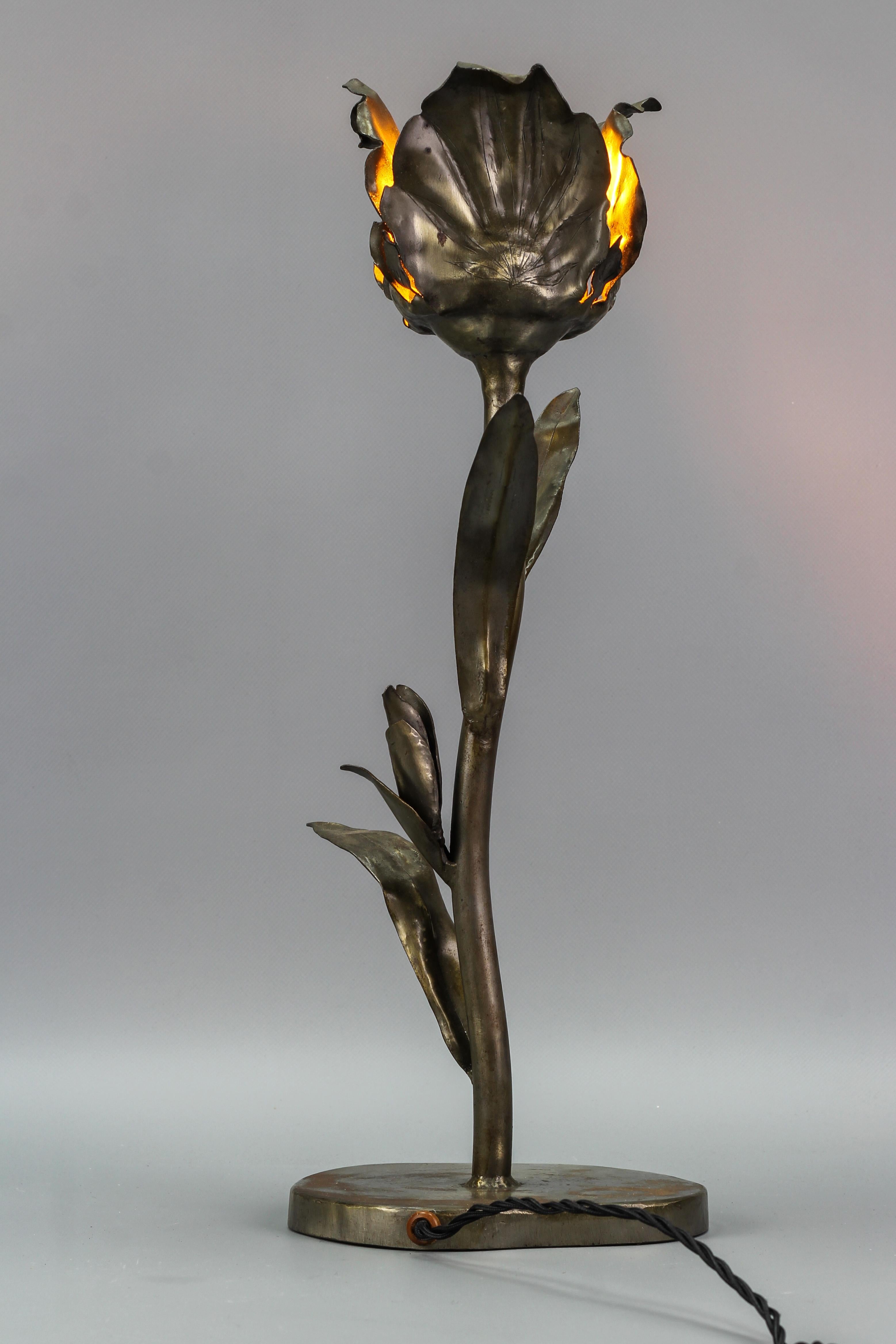 Mid-Century Modern Metall Tischlampe Flower im Zustand „Gut“ im Angebot in Barntrup, DE