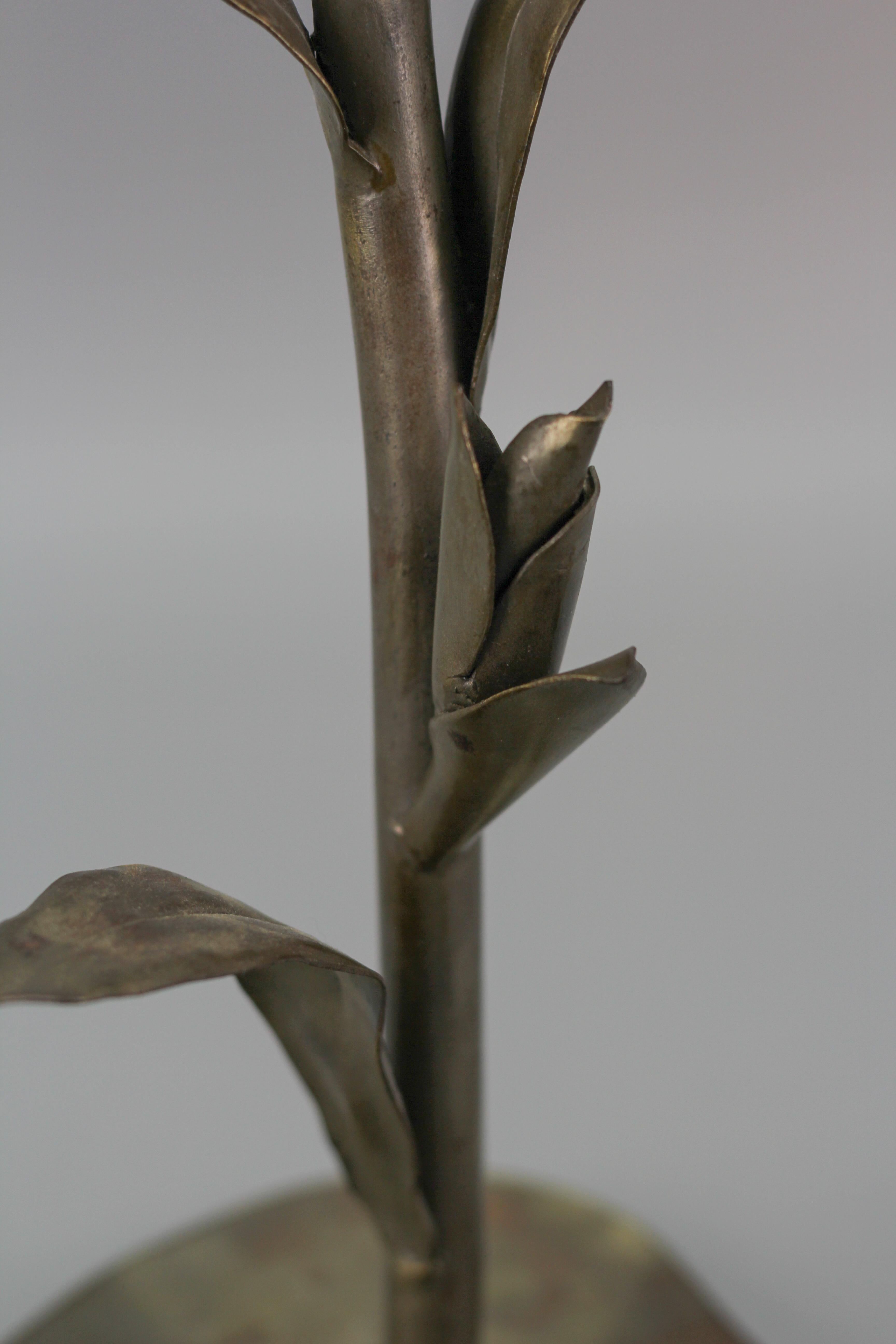 Mid-Century Modern Metal Table Lamp Flower For Sale 1