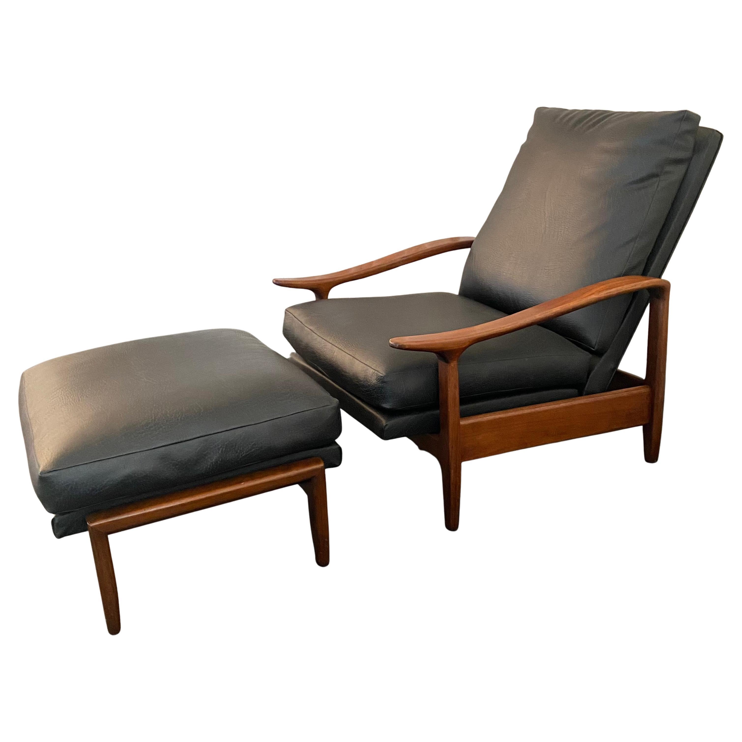 Mid-Century Modern Milo Baughman Attributed Black Leather Recliner Ottoman Set For Sale