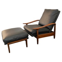 Mid-Century Modern Milo Baughman Attributed Black Leather Recliner Ottoman Set
