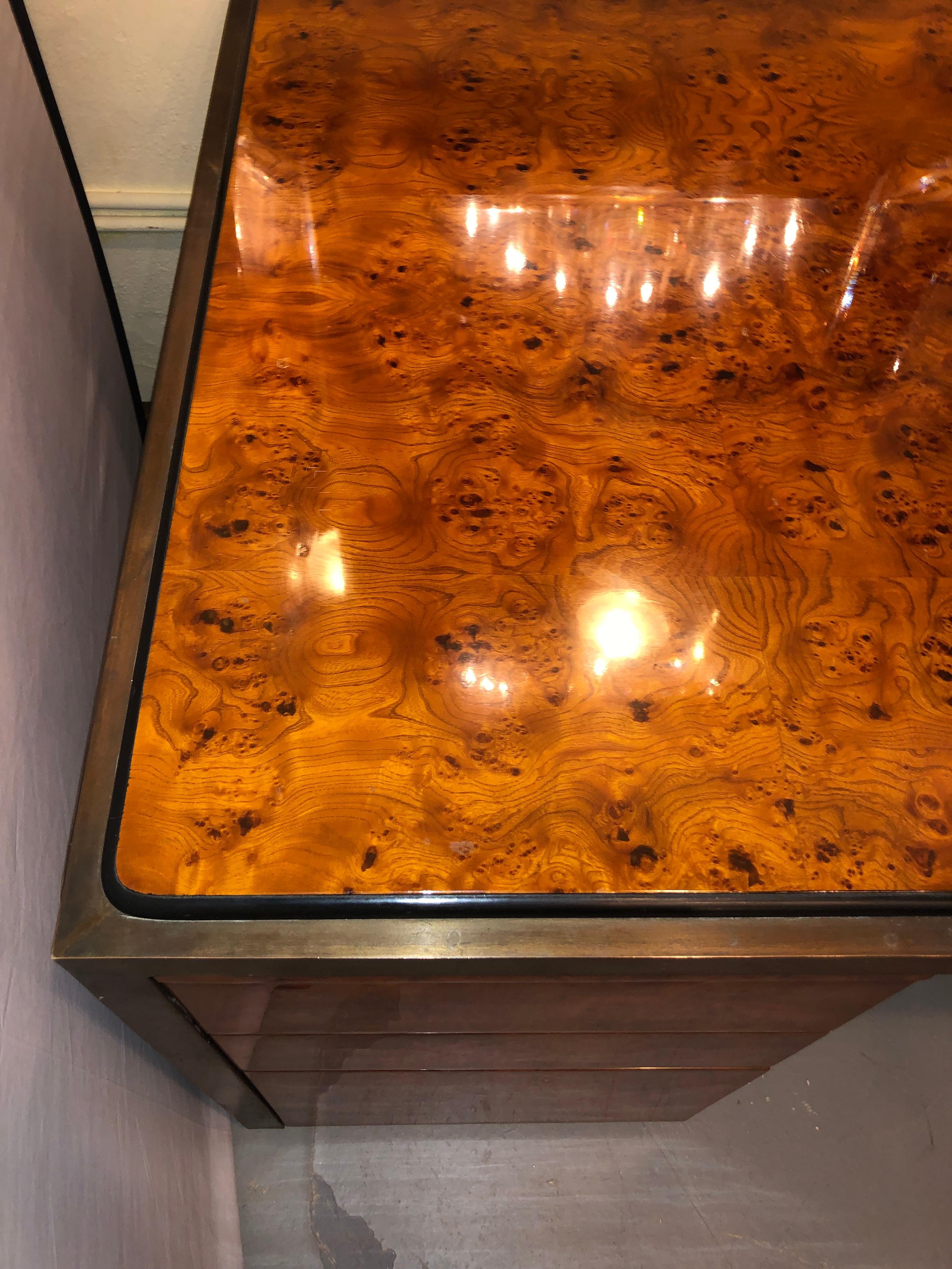 Mid-Century Modern Burl Wood Palatial Writing Desk In Good Condition In Manhasset, NY