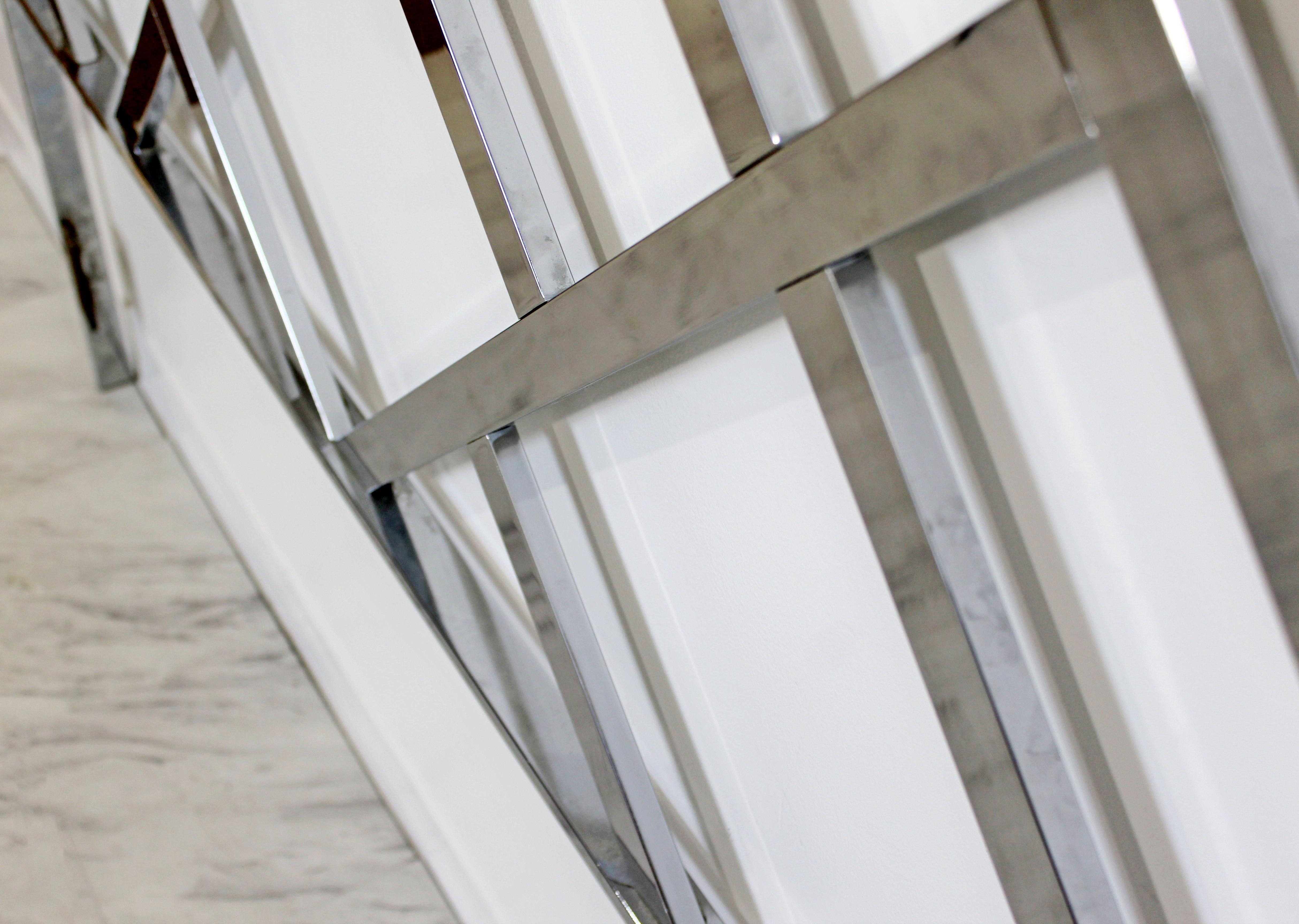 Mid-Century Modern Milo Baughman Chrome Queen Size Bed Frame Headboard, 1970s In Good Condition In Keego Harbor, MI