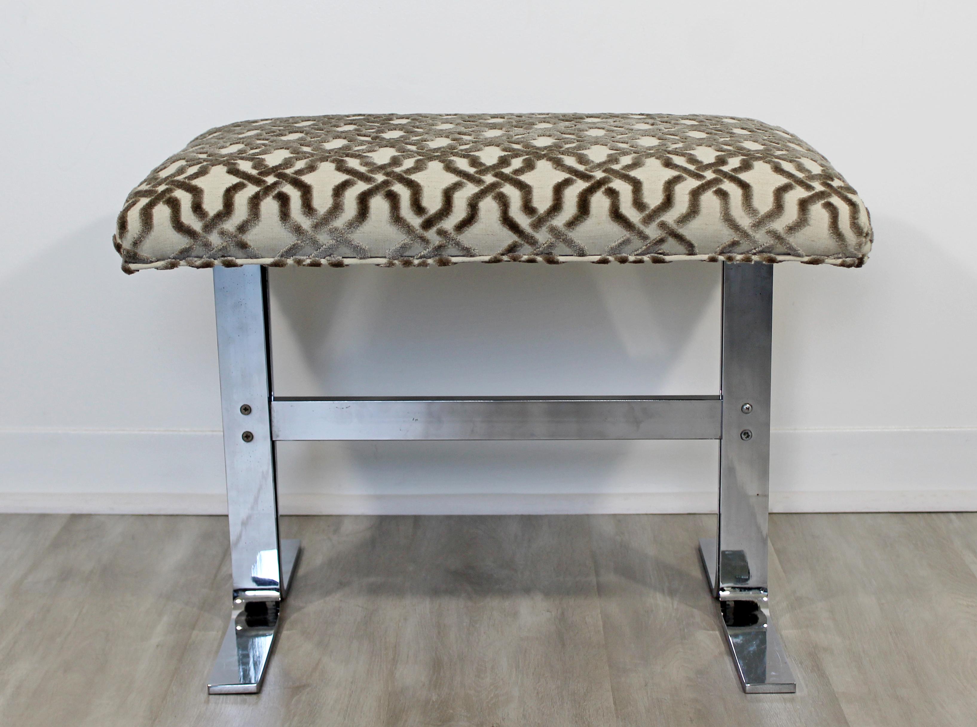 For your consideration is an incredible ottoman or bench seat, with a velvet upholstery (just came back from being professionally reupholstered) on a polished chrome base, by Milo Baughman for DIA, circa 1970s. In very good condition. The dimensions