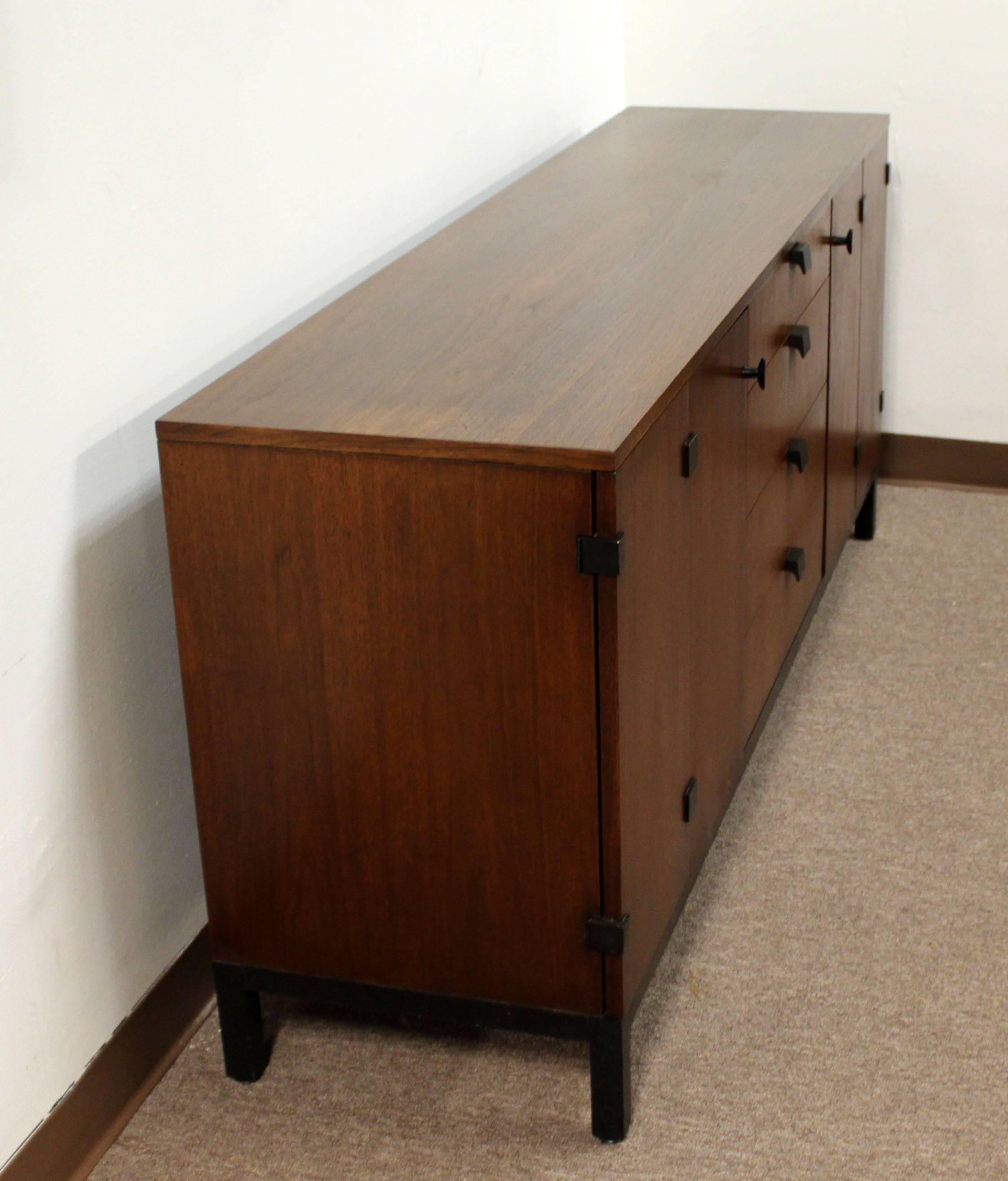 Mid-20th Century Mid-Century Modern Merton Gershun for Dillingham Walnut Credenza and Hutch, 60's