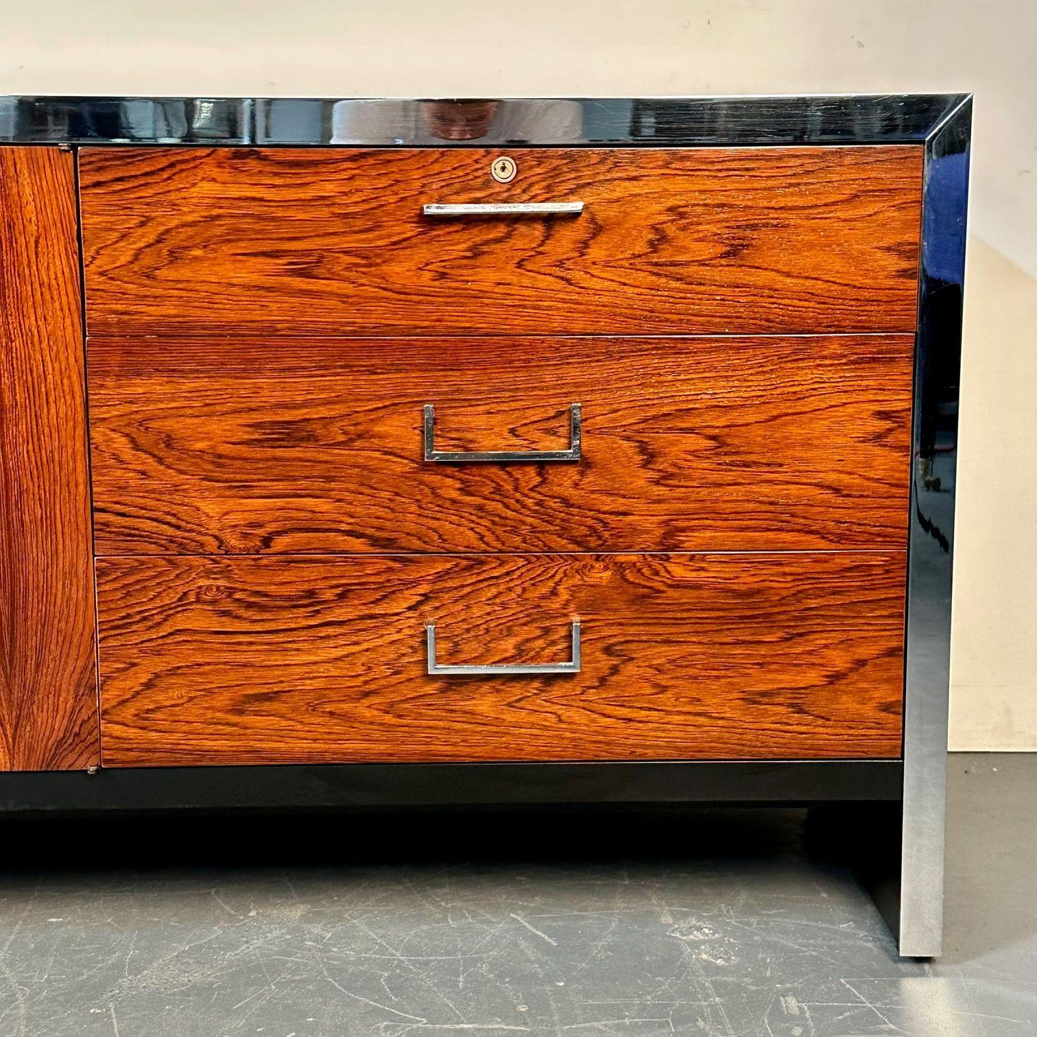 Milo Baughman, Mid-Century Modern Dresser, Rosewood, Chrome, John Stuart, 1960s For Sale 6
