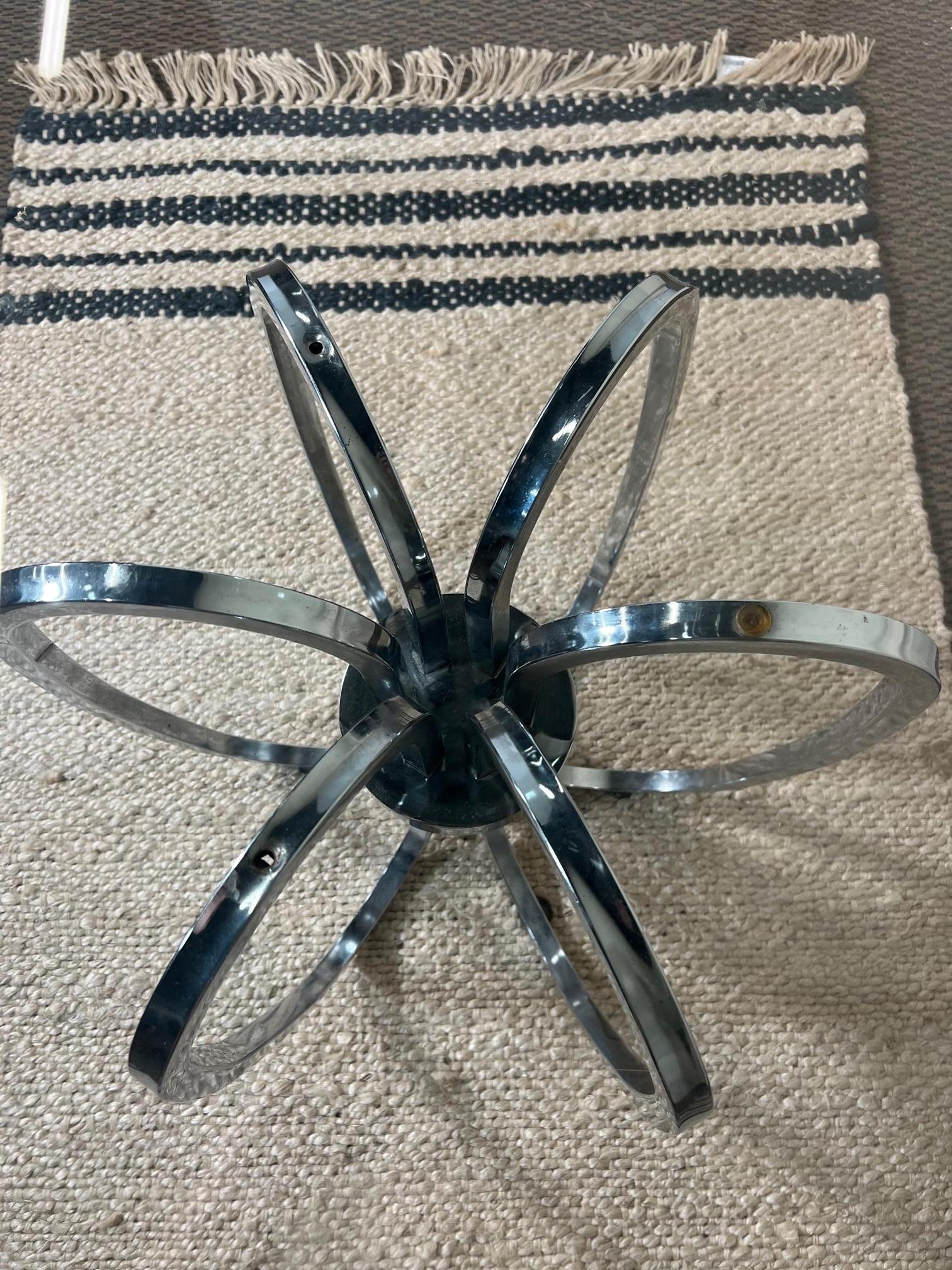 American Mid Century Modern Milo Baughman Round Chrome And Glass Coffee Table For Sale