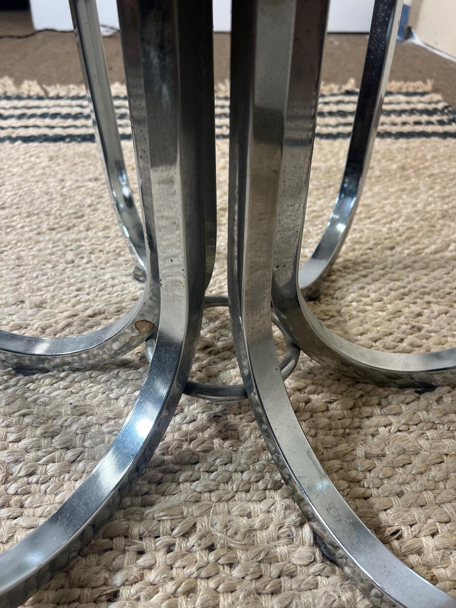 Mid Century Modern Milo Baughman Round Chrome And Glass Coffee Table For Sale 1