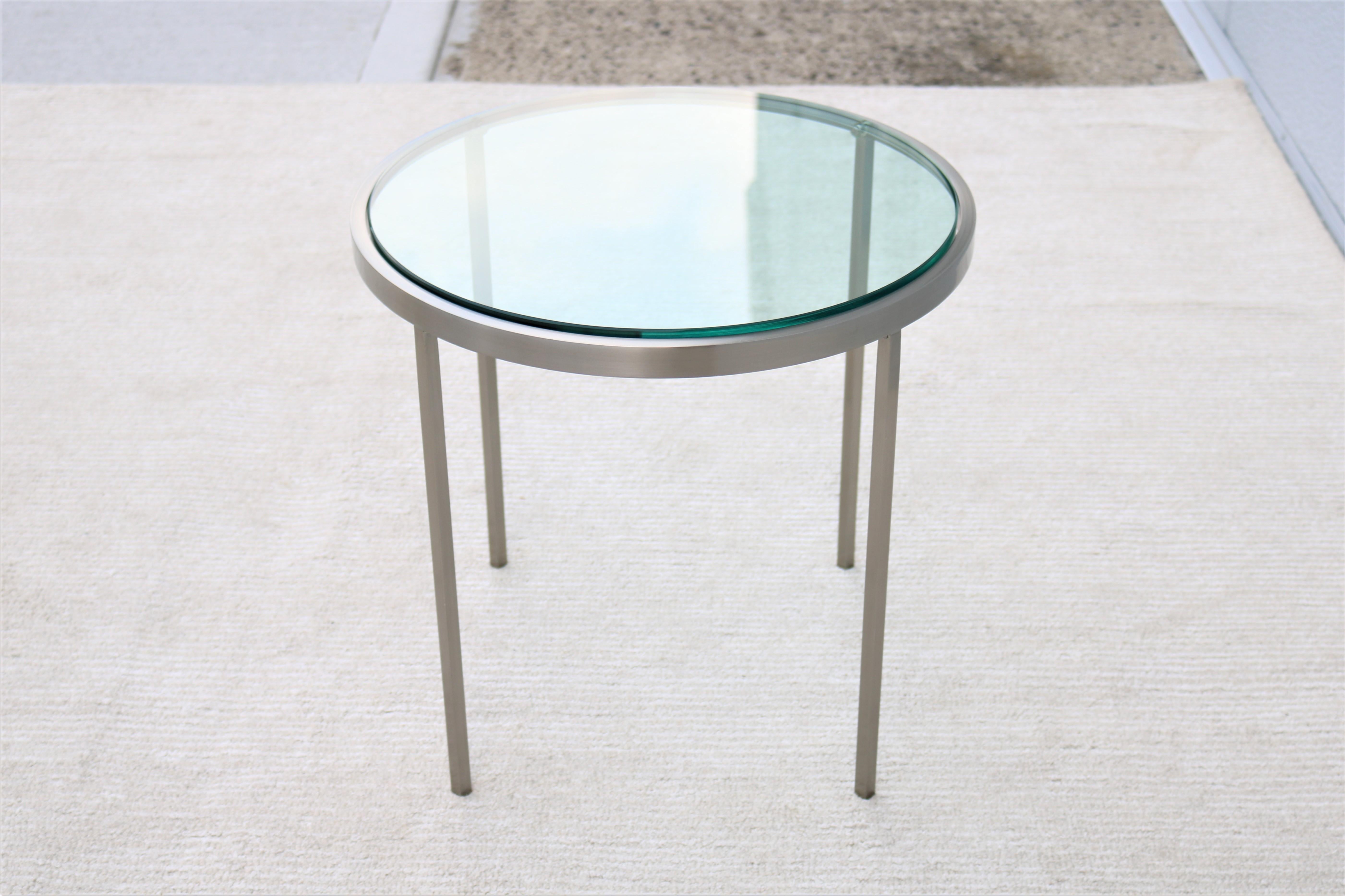 Mid-Century Modern Milo Baughman Round Glass and Stainless-Steel Side End Table In Good Condition For Sale In Secaucus, NJ