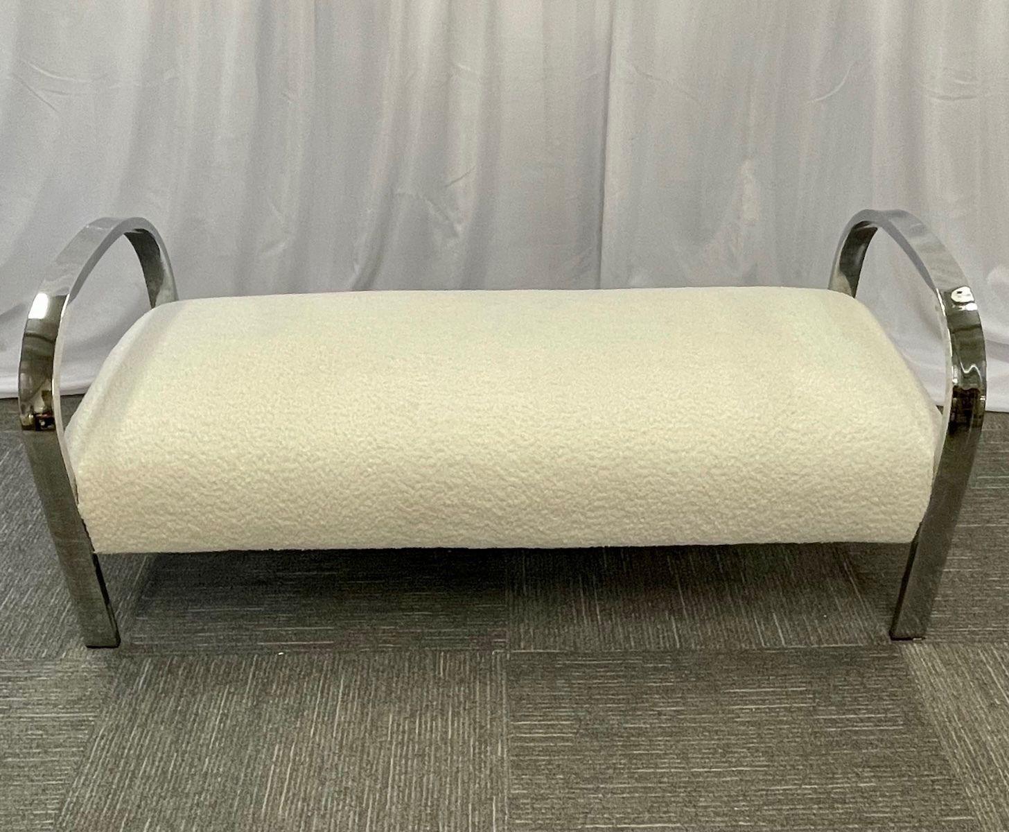 Mid-Century Modern Milo Baughman Style Bench / Daybed / Chaise, Chrome, Boucle In Good Condition For Sale In Stamford, CT