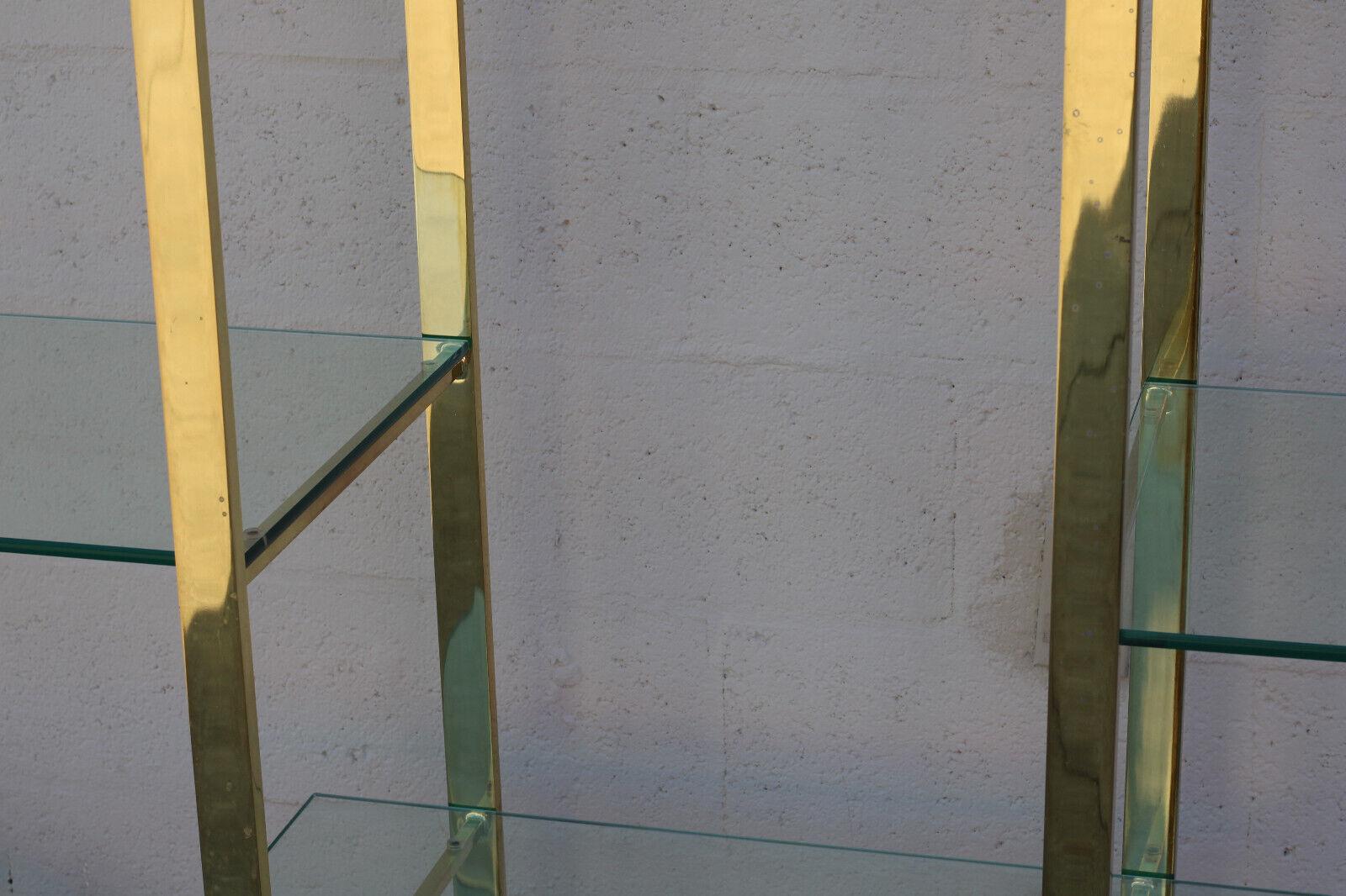 Runder Etagere aus Messing und Glas im Stil von Milo Baughman, Mid-Century Modern im Angebot 9