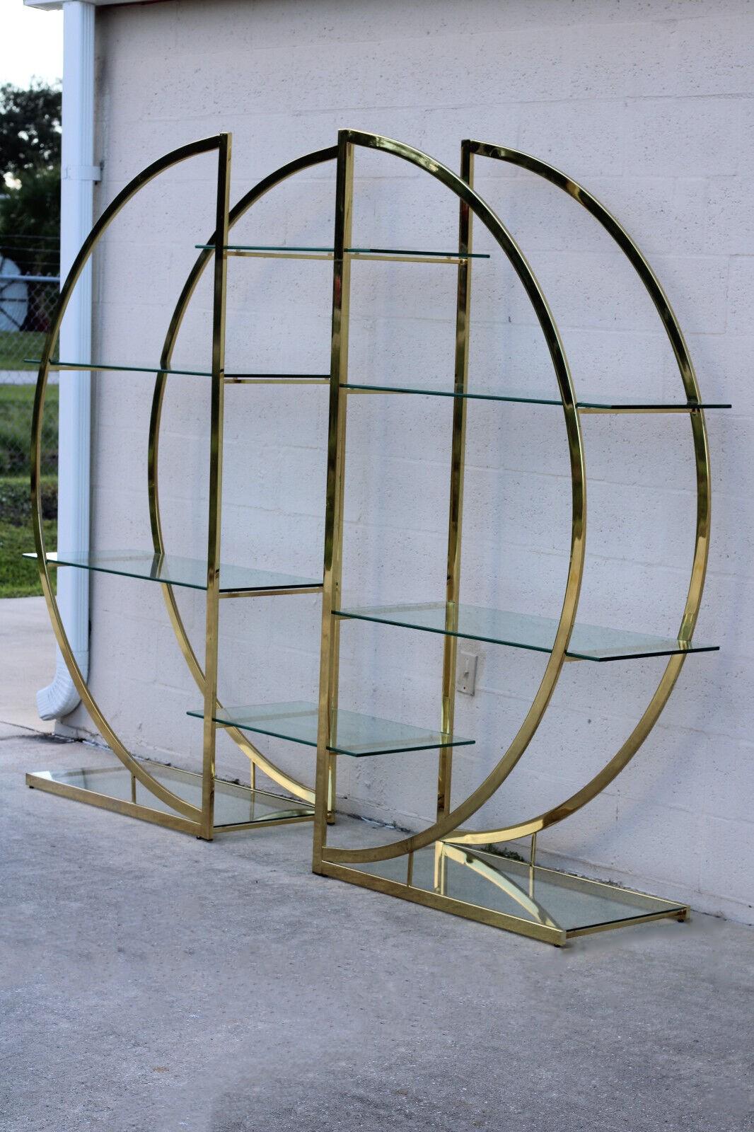 Late 20th Century Mid-Century Modern Milo Baughman Style Brass and Glass Circular Etagere For Sale