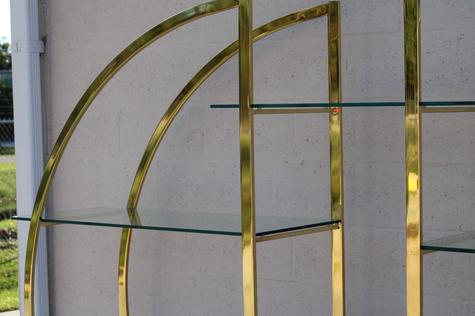 Mid-Century Modern Milo Baughman Style Brass and Glass Circular Etagere For Sale 3