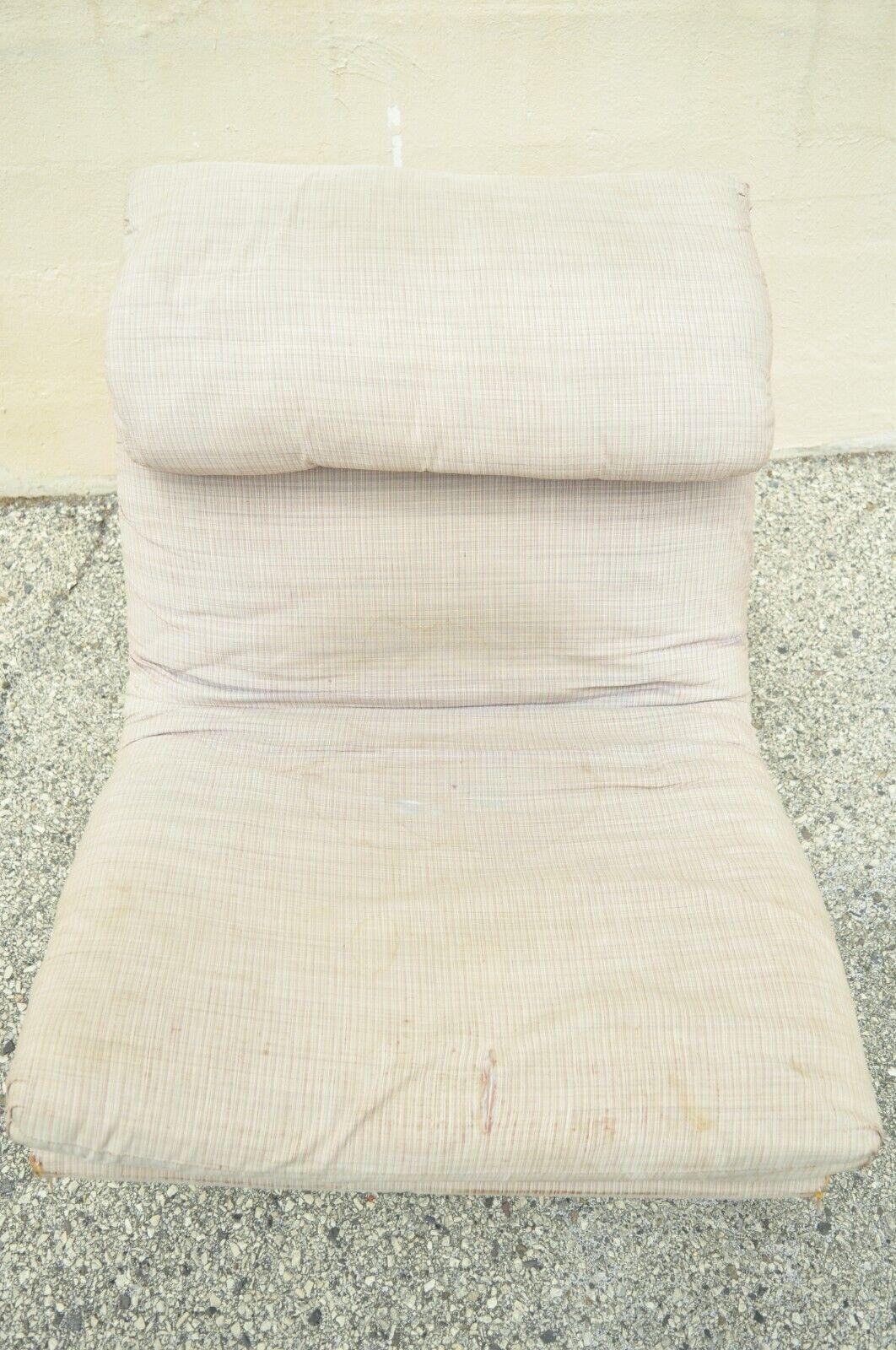 Freitragender Sessel ohne Armlehne aus Messing im Stil von Milo Baughman, Moderne der Mitte des Jahrhunderts (20. Jahrhundert) im Angebot