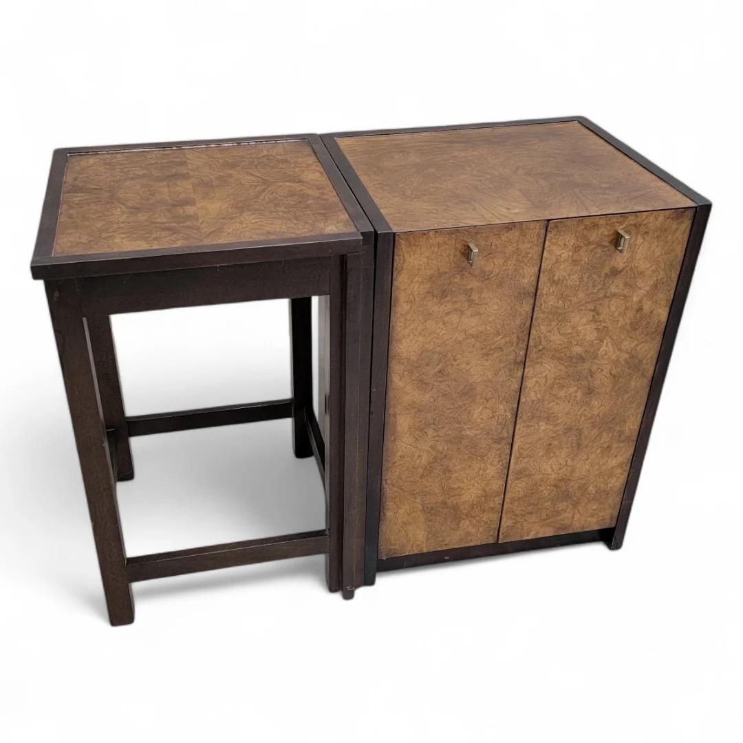 Mid Century Modern Milo Baughman Style Burl & Brass Beistelltisch von Century (Wurzelholz) im Angebot