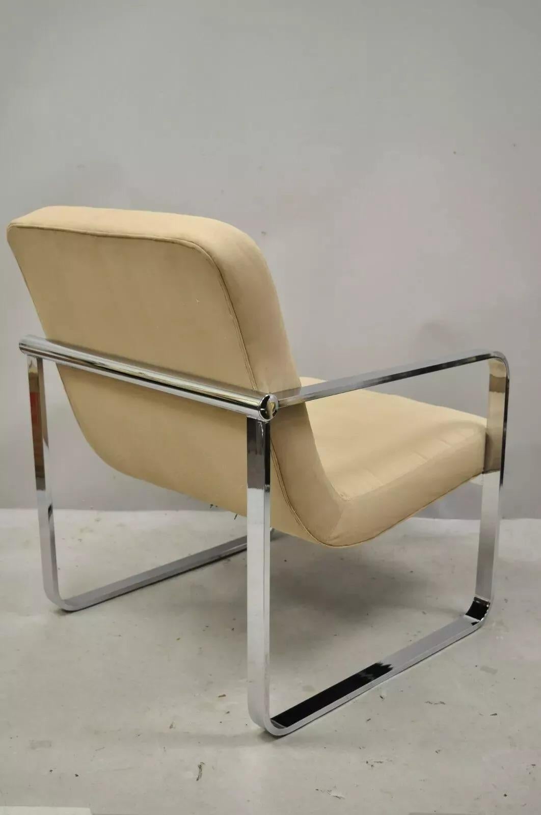 Sillón de salón Club Art Decó cromado estilo Milo Baughman Vintage Mid Century Modern. El artículo tiene un marco de cromo pulido, un artículo vintage muy bonito, de líneas modernistas limpias. Mediados del siglo XX. Medidas: 32