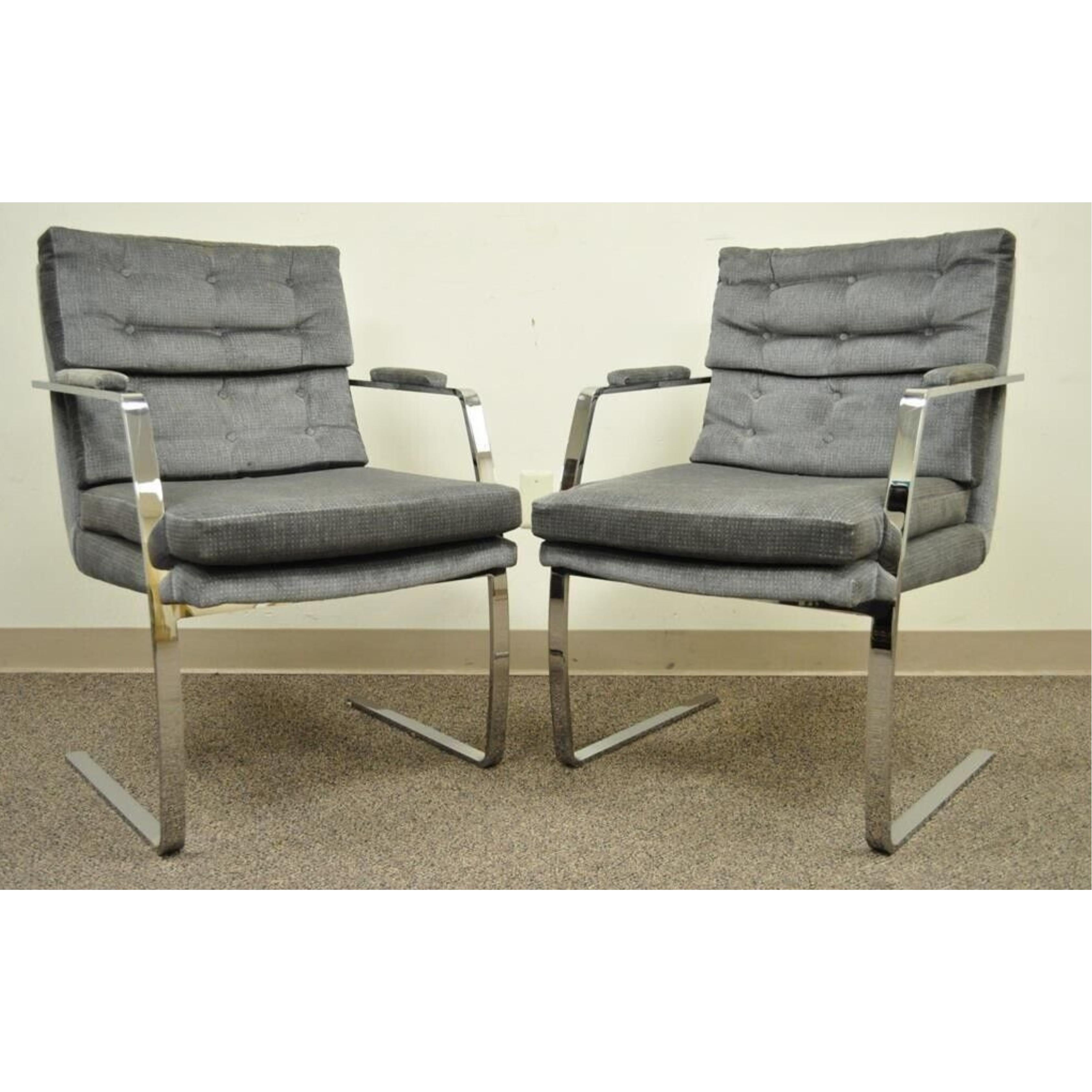 Paire de fauteuils cantilever en acier chromé de style Milo Baughman, mi-siècle moderne en vente 6